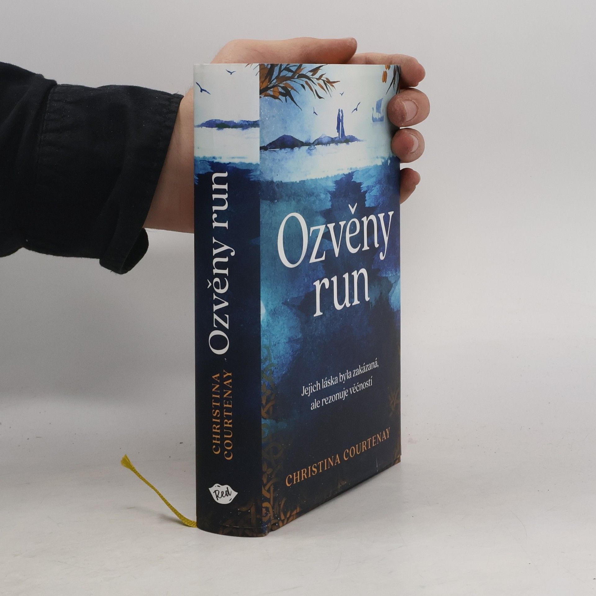 Christina Courtenay Ozvěny run