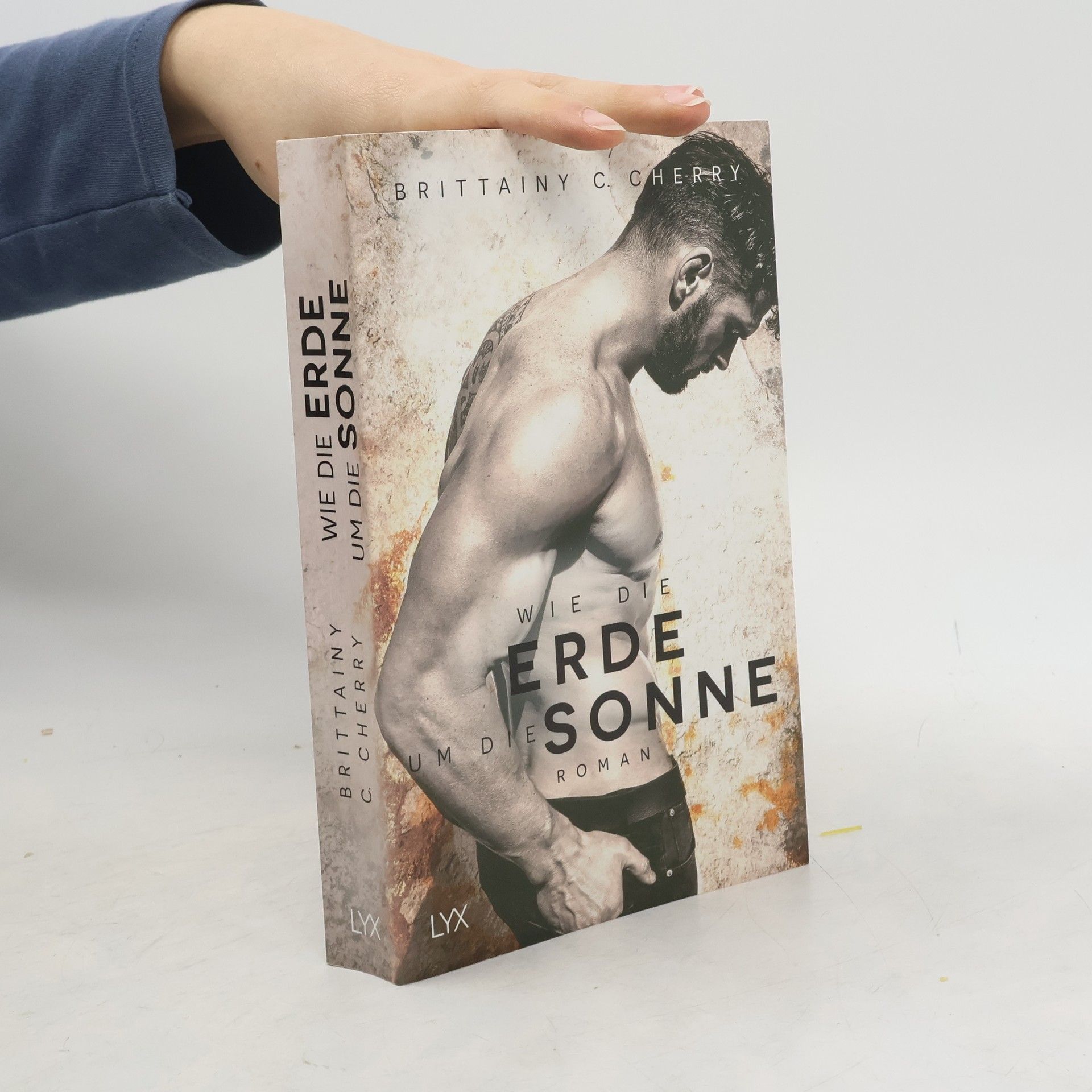 Brittainy C. Cherry Wie die Erde um die Sonne