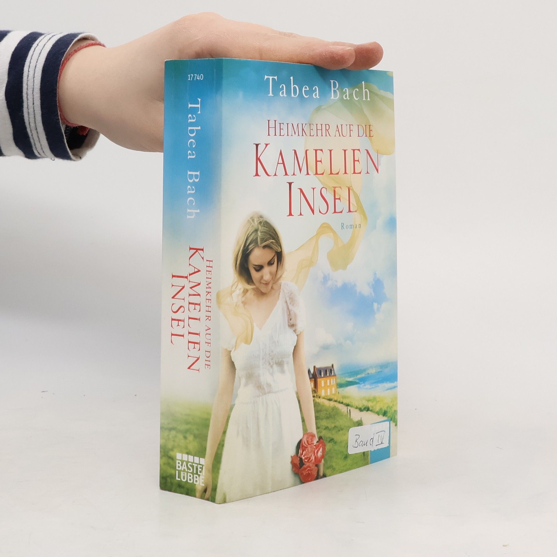 Tabea Bach Heimkehr auf die Kamelien-Insel