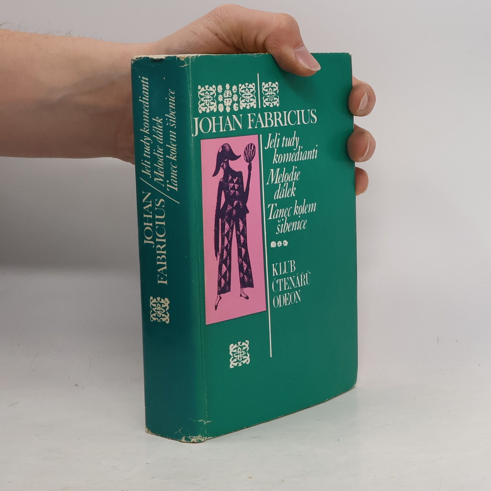 Jeli tudy komedianti. Melodie dálek. Tanec kolem šibenice