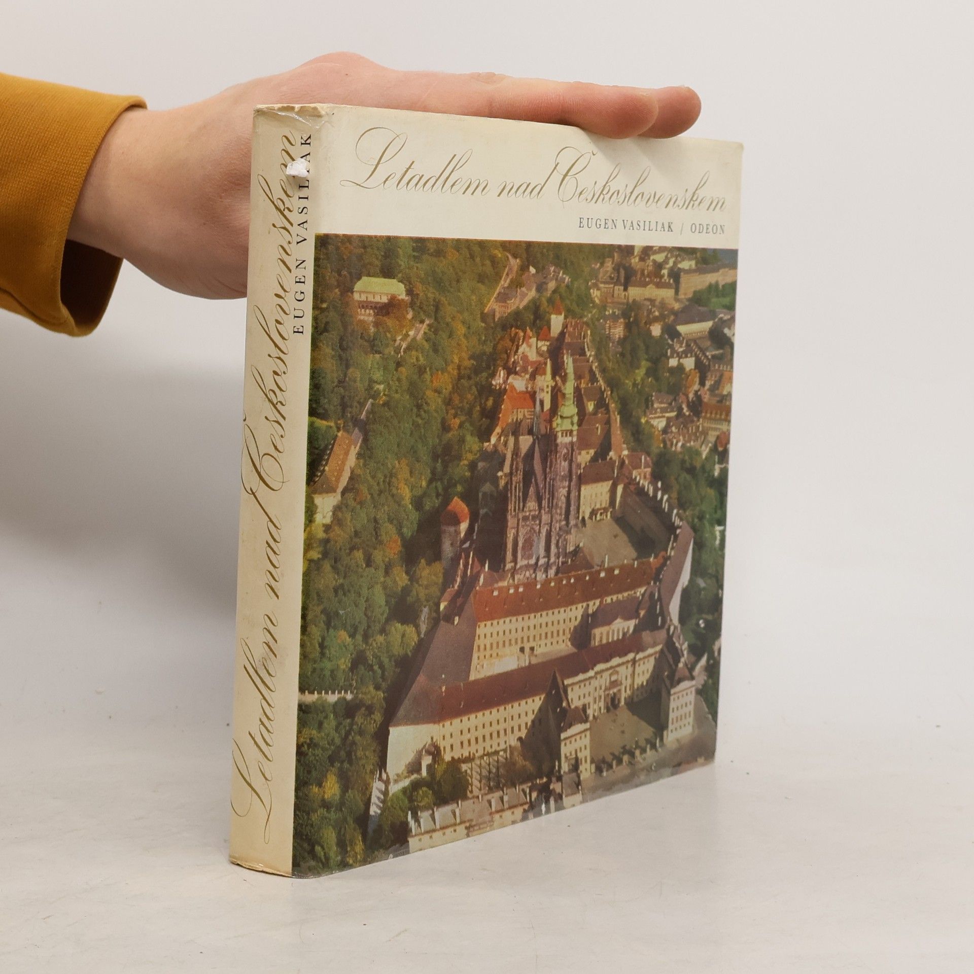 Eugen Vasiliak Letadlem nad Československem