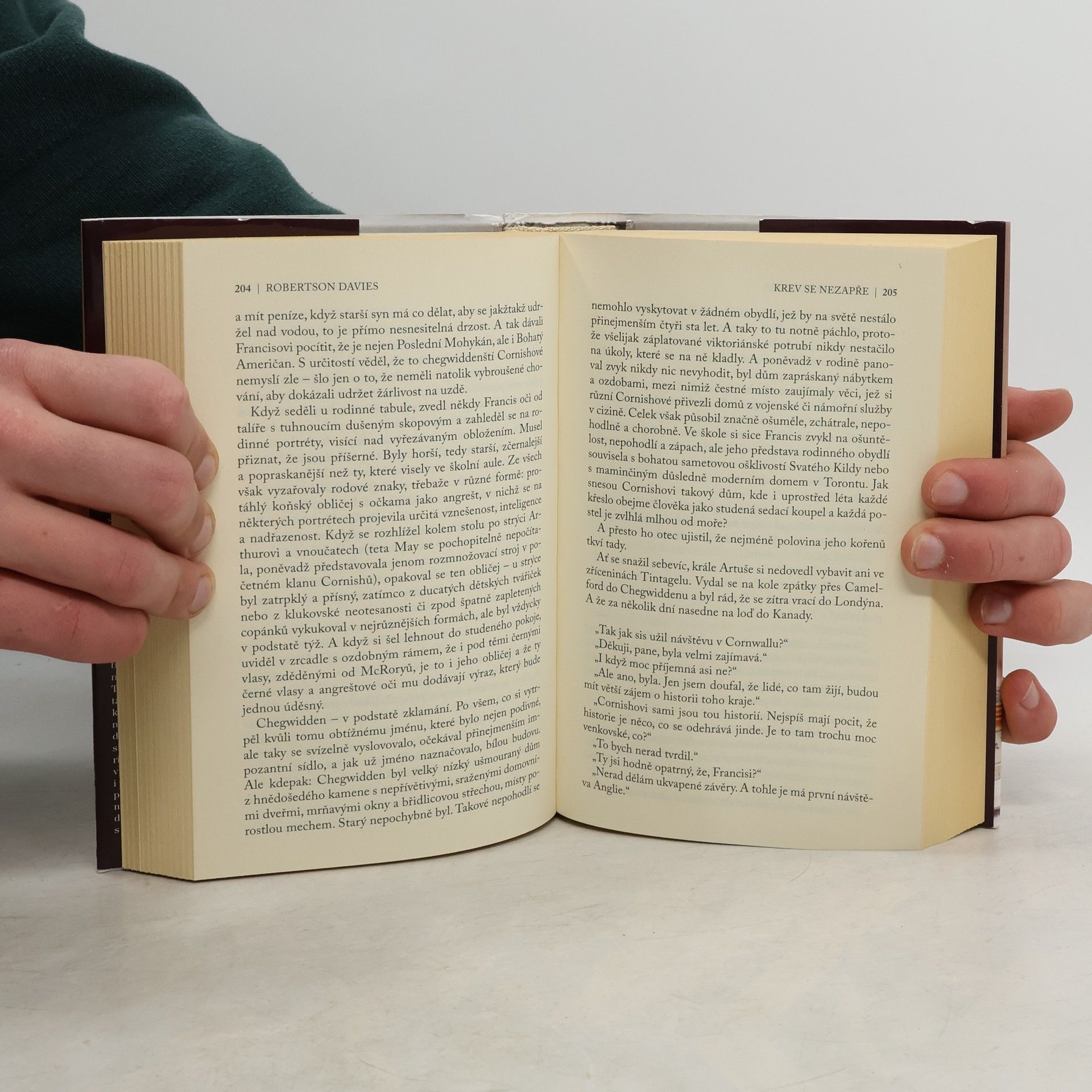 Robertson Davies Krev se nezapře