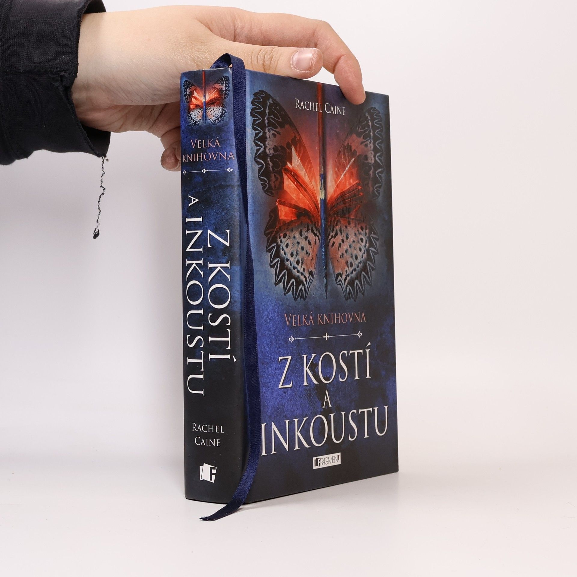 Rachel Caine Velká knihovna. Z kostí a inkoustu