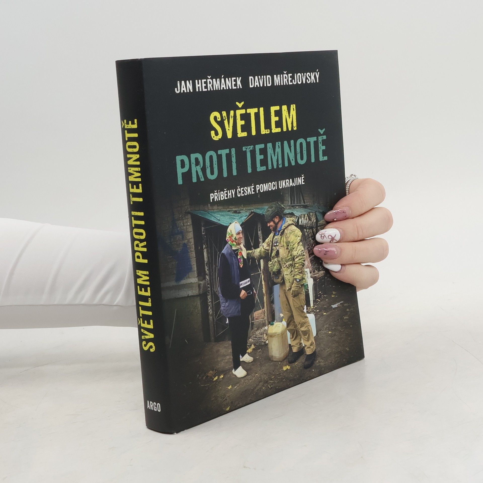 Světlem proti temnotě