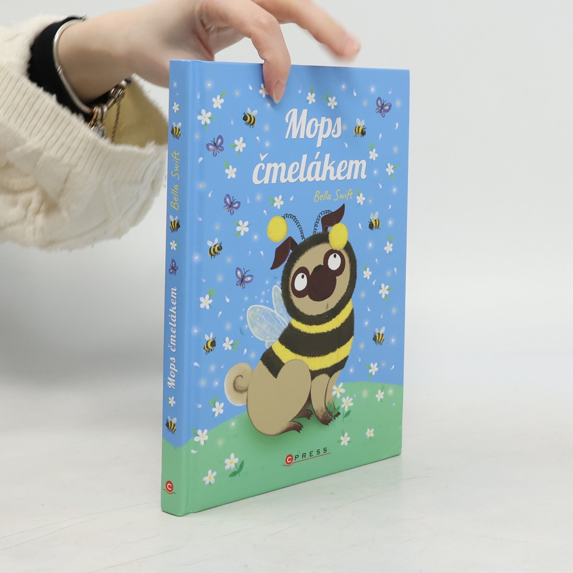 Bella Swift Mops čmelákem