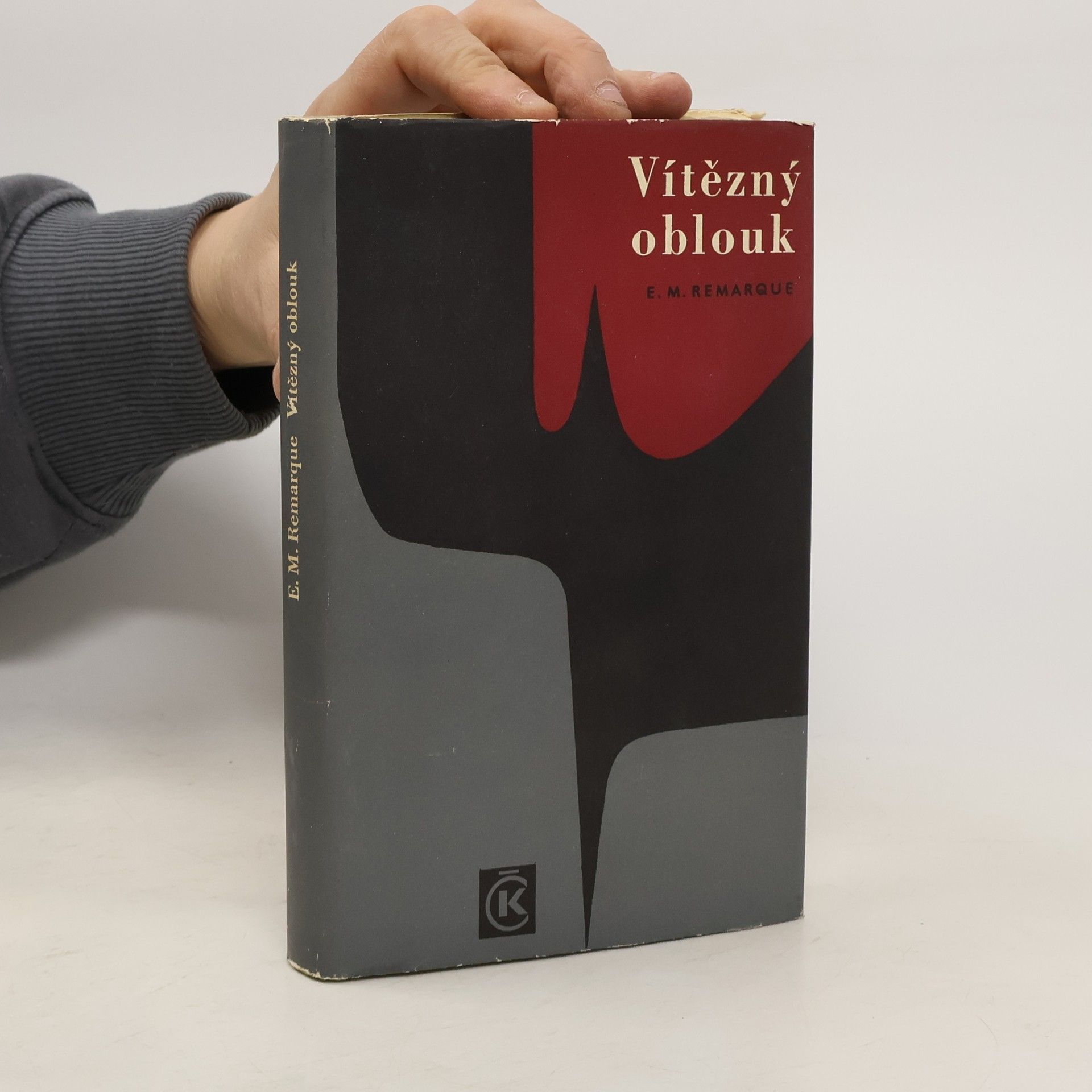 Erich Maria Remarque Vítězný oblouk