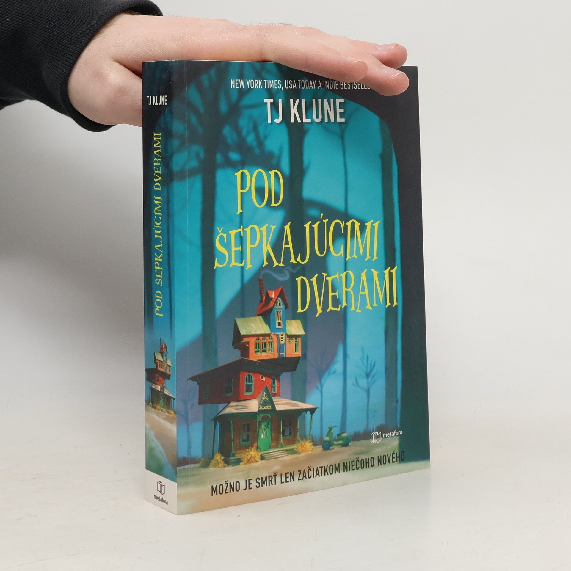 TJ Klune Pod šepkajúcimi dverami