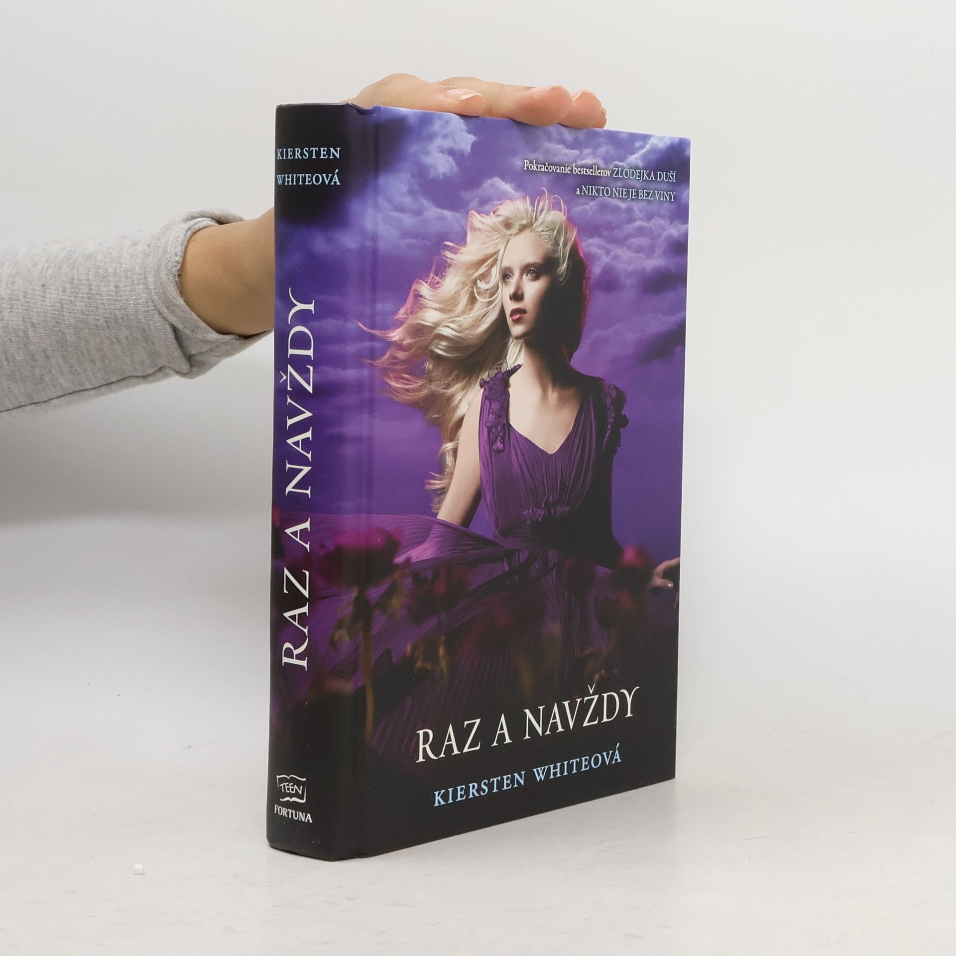 Kiersten White Raz a navždy