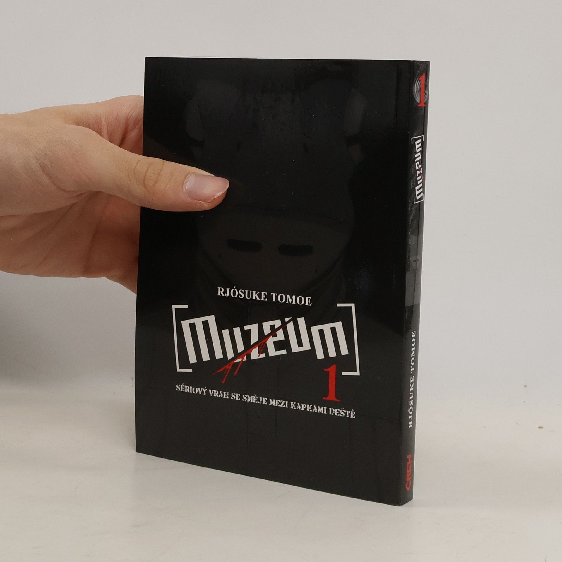 Ryosuke Tomoe Muzeum. Sériový vrah se směje mezi kapkami deště