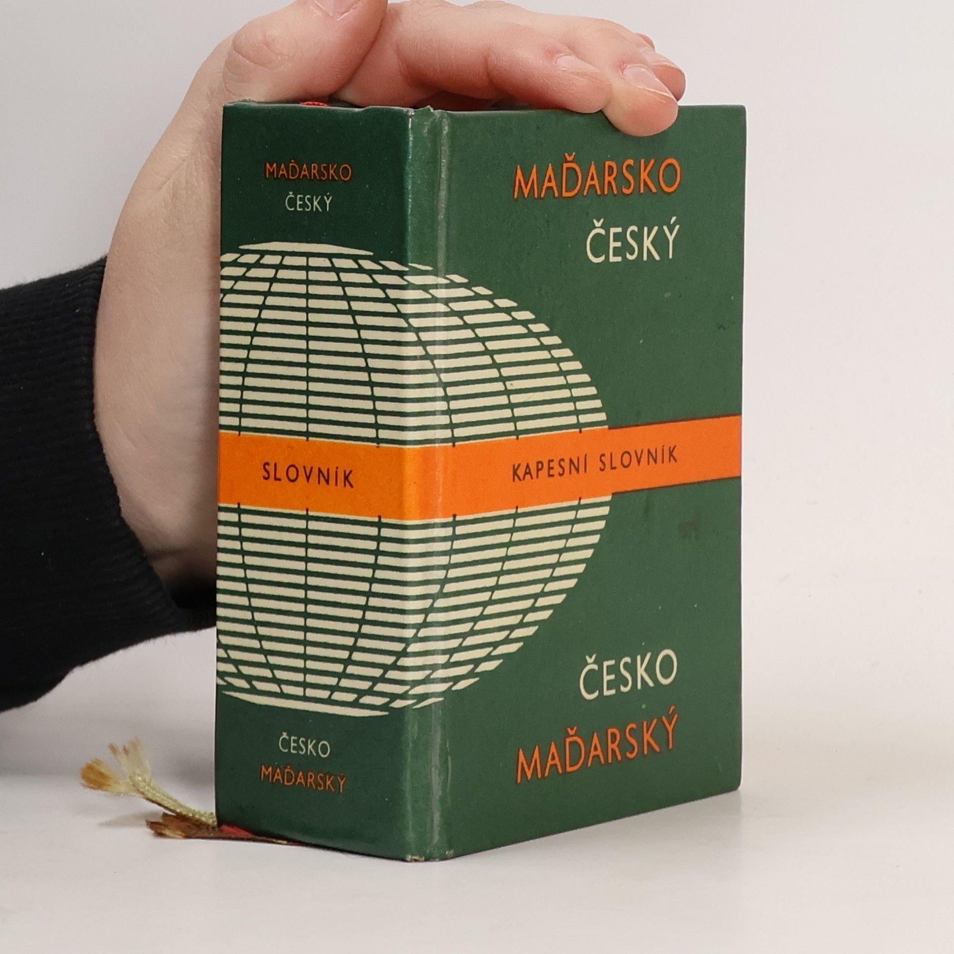 L. Hradský Maďarsko-český. Česko-maďarský kapesní slovník