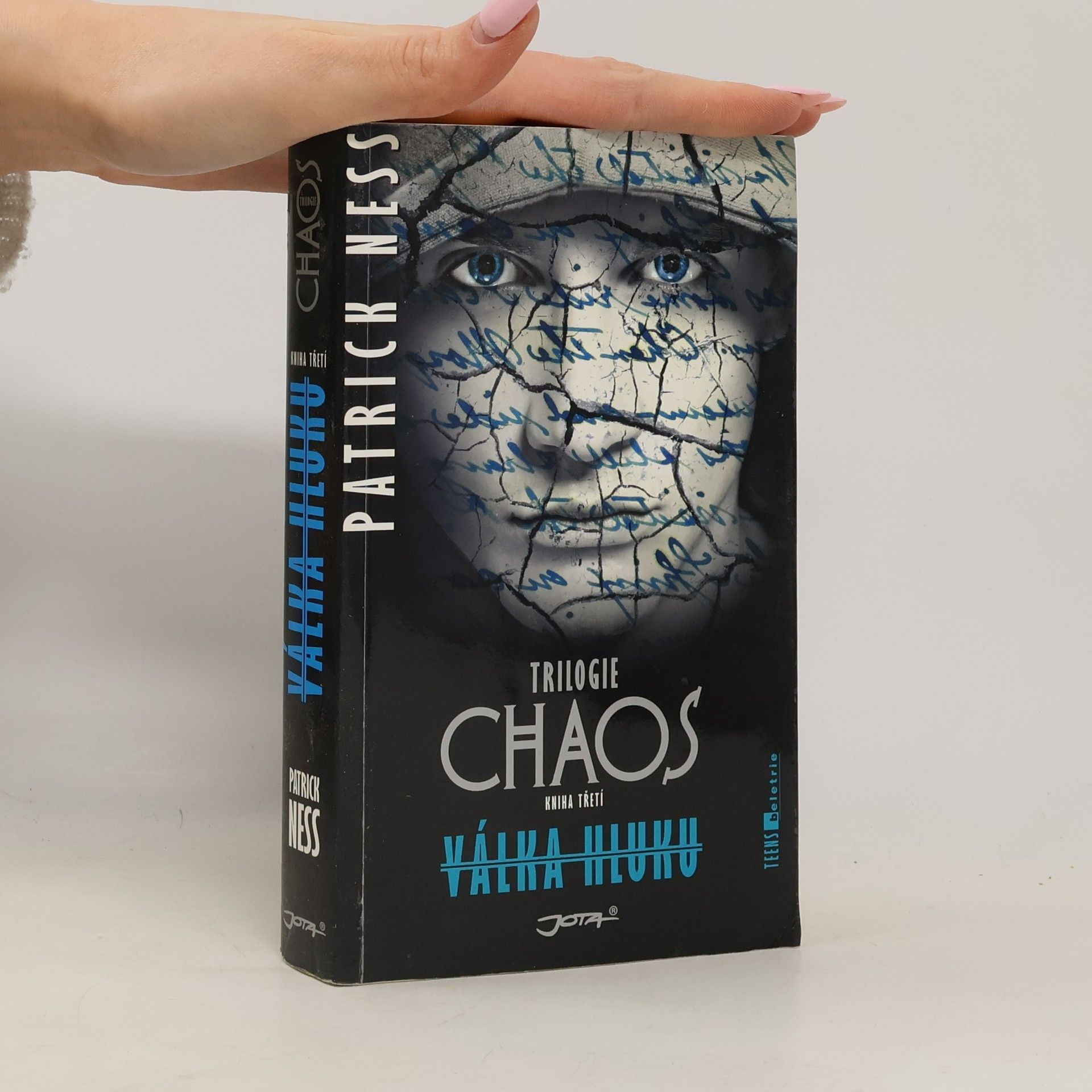Patrick Ness Chaos : trilogie. Kniha třetí, Válka Hluku