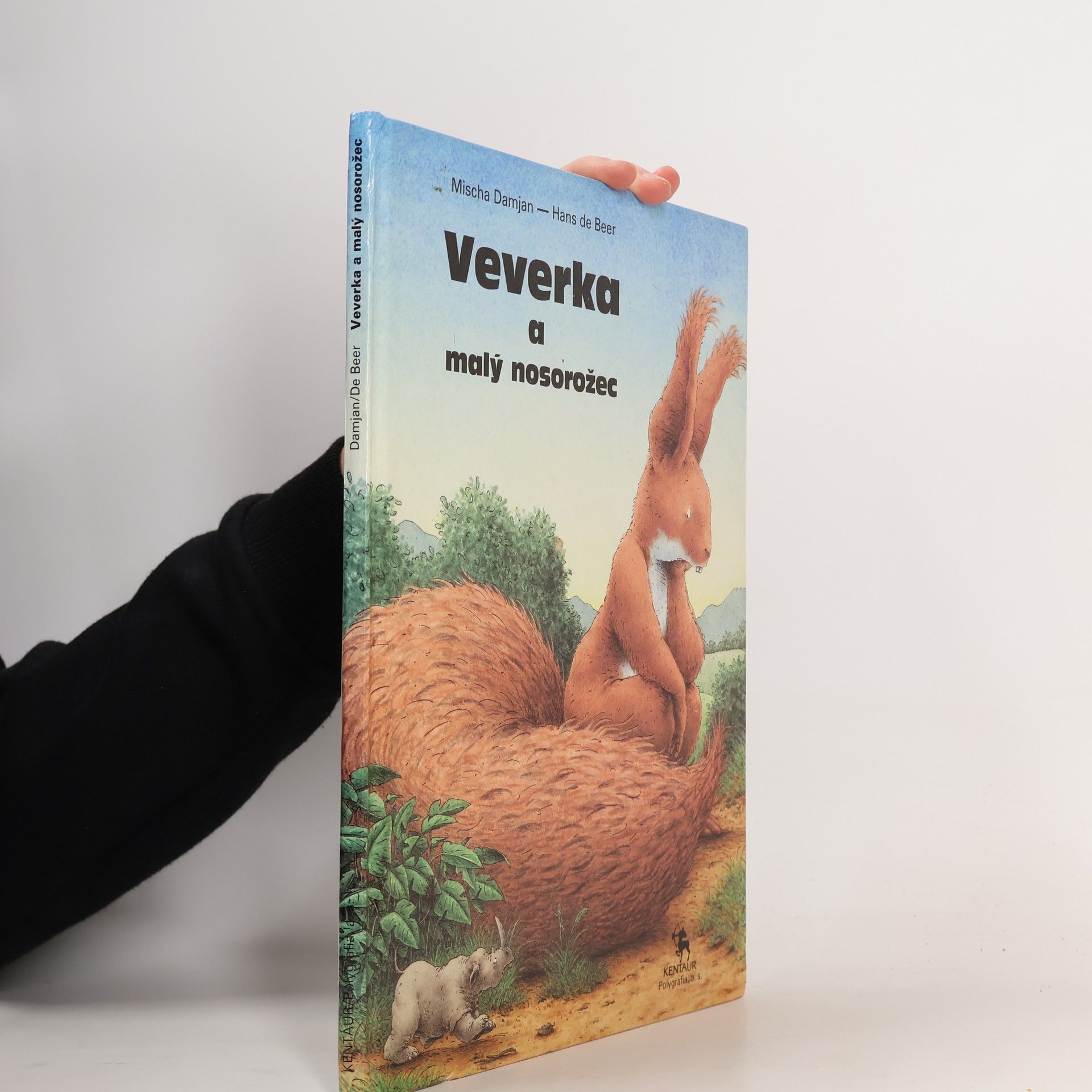 Veverka a malý nosorožec