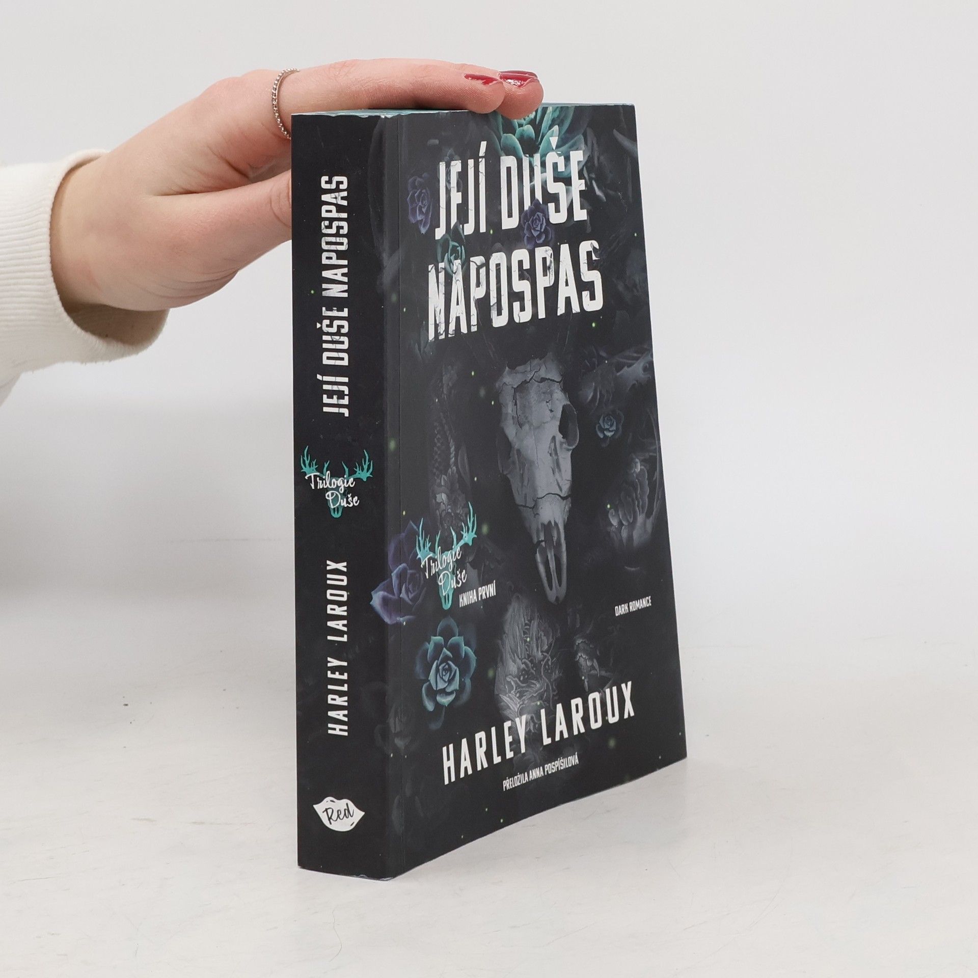 Harley Laroux Její duše napospas