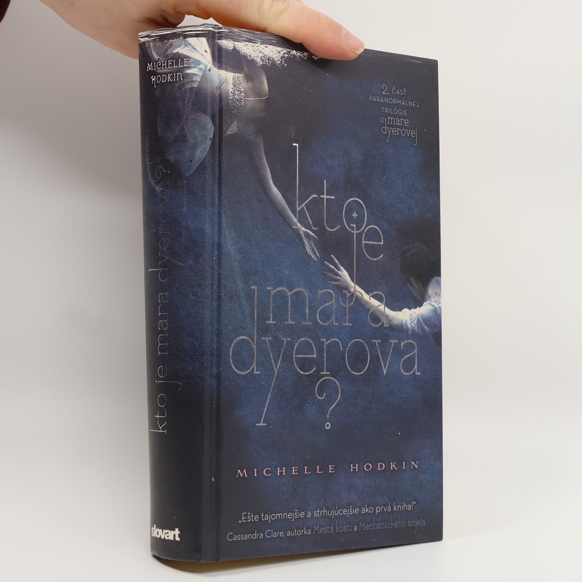 Michelle Hodkin Kto je Mara Dyerová?