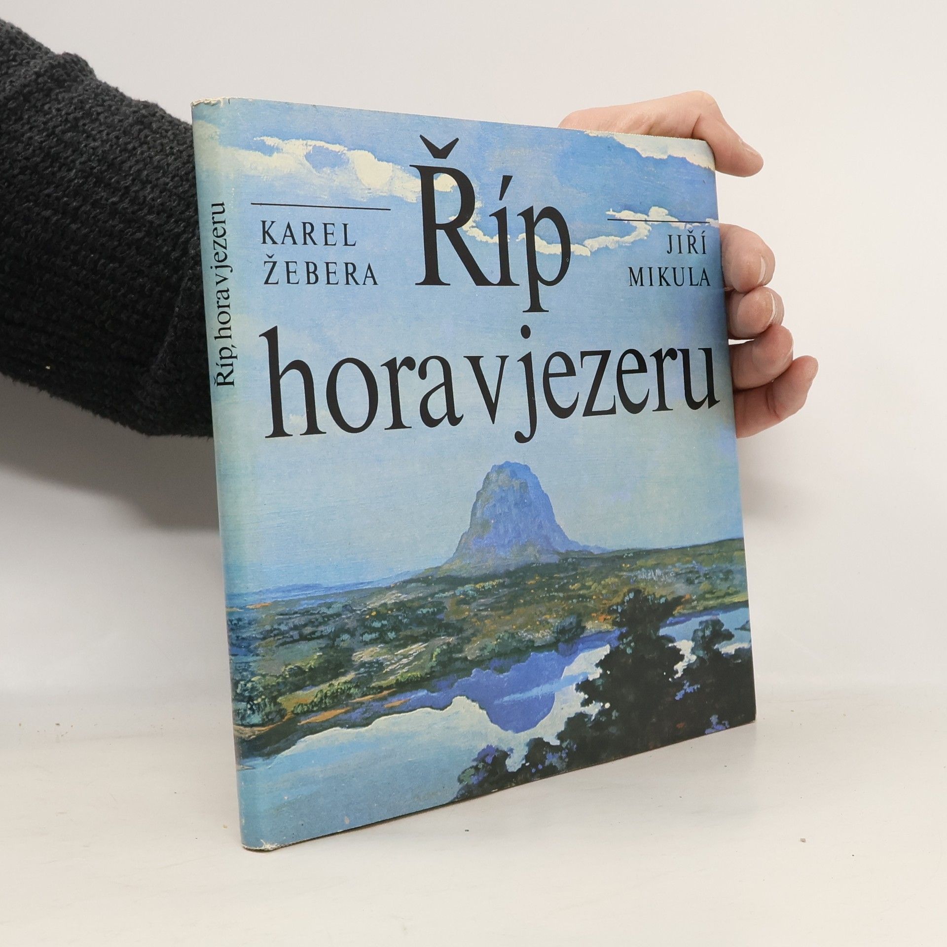 Karel Žebera Říp. Hora v jezeru