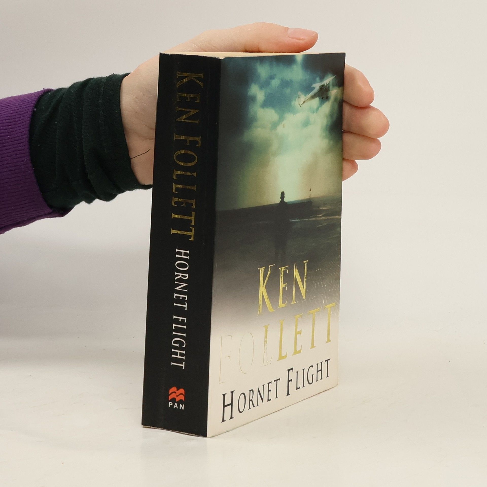 Ken Follett Hornet flight