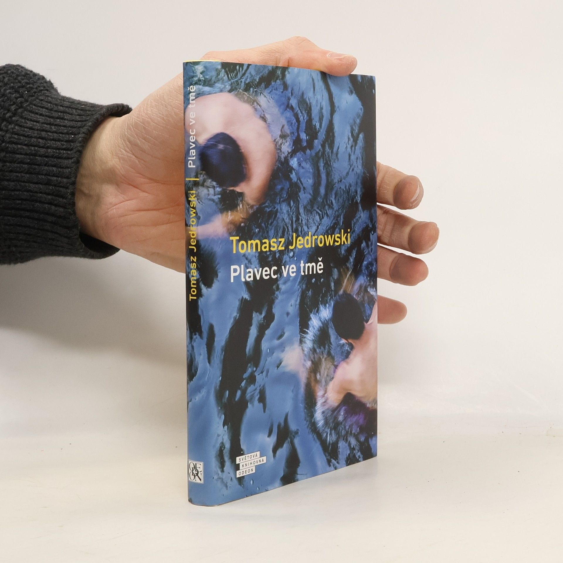 Tomasz Jędrowski Plavec ve tmě