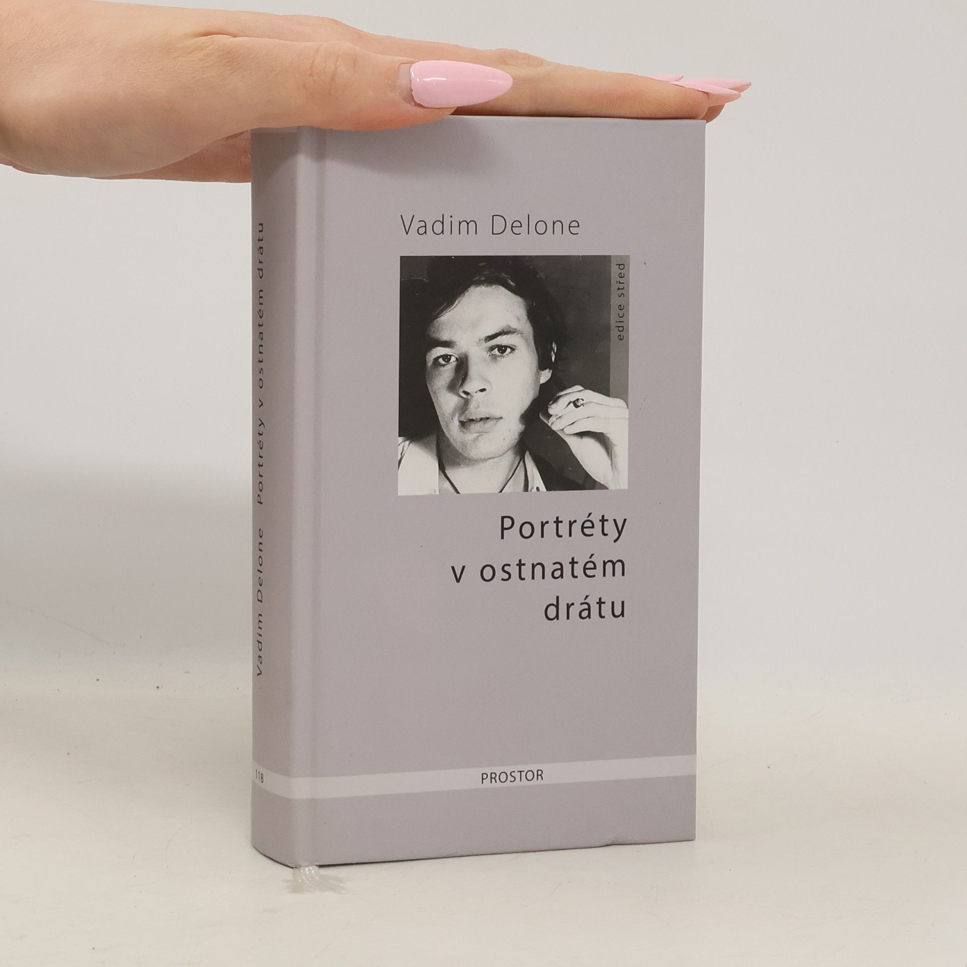 Vadim Delone Portréty v ostnatém drátu
