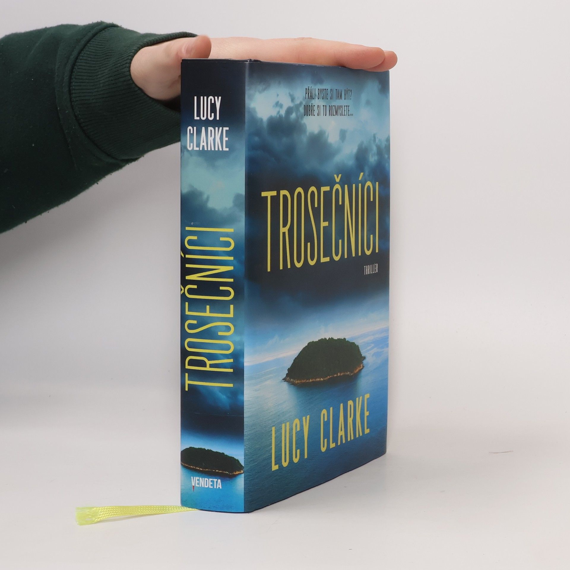 Lucy Clarke Trosečníci