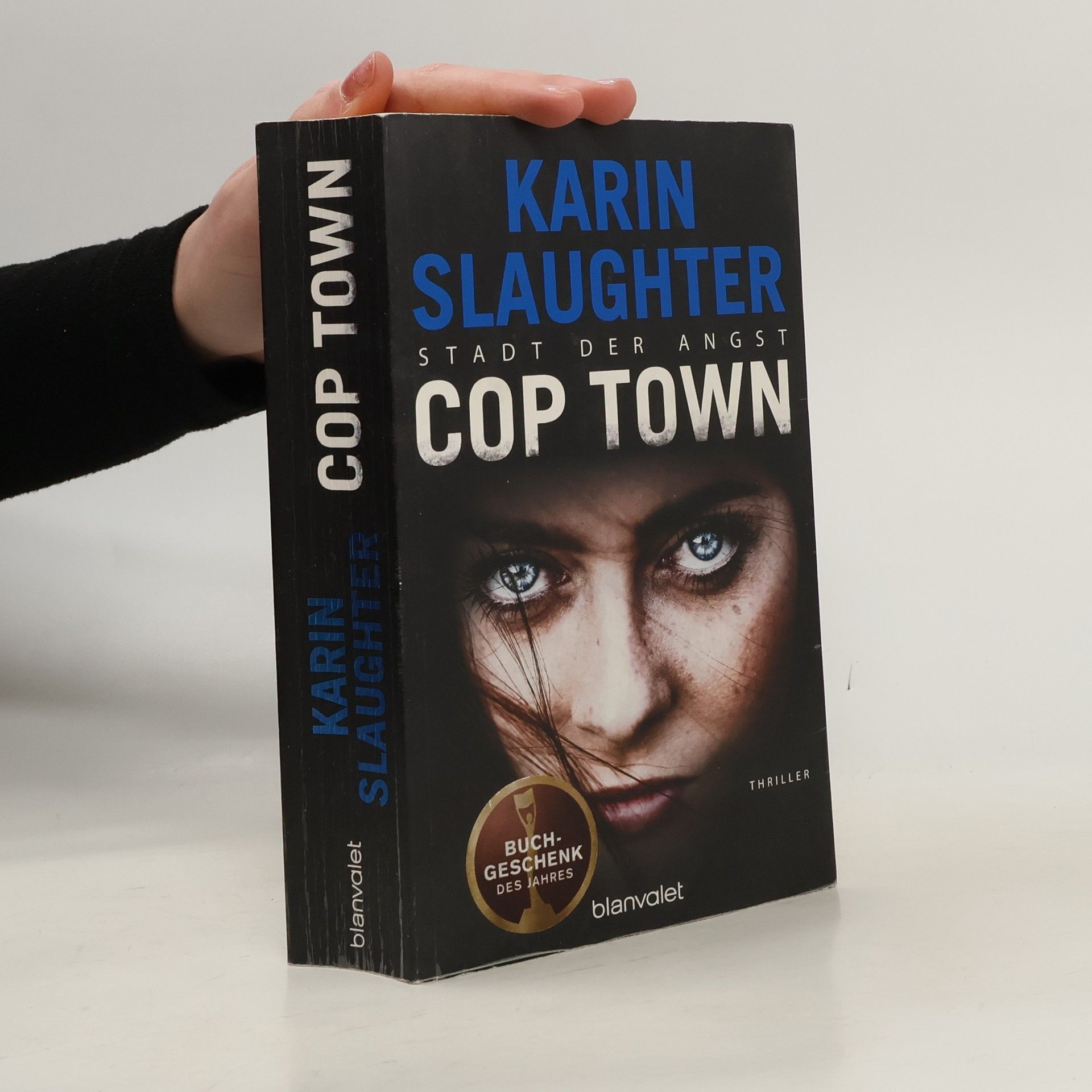 Karin Slaughter Cop town