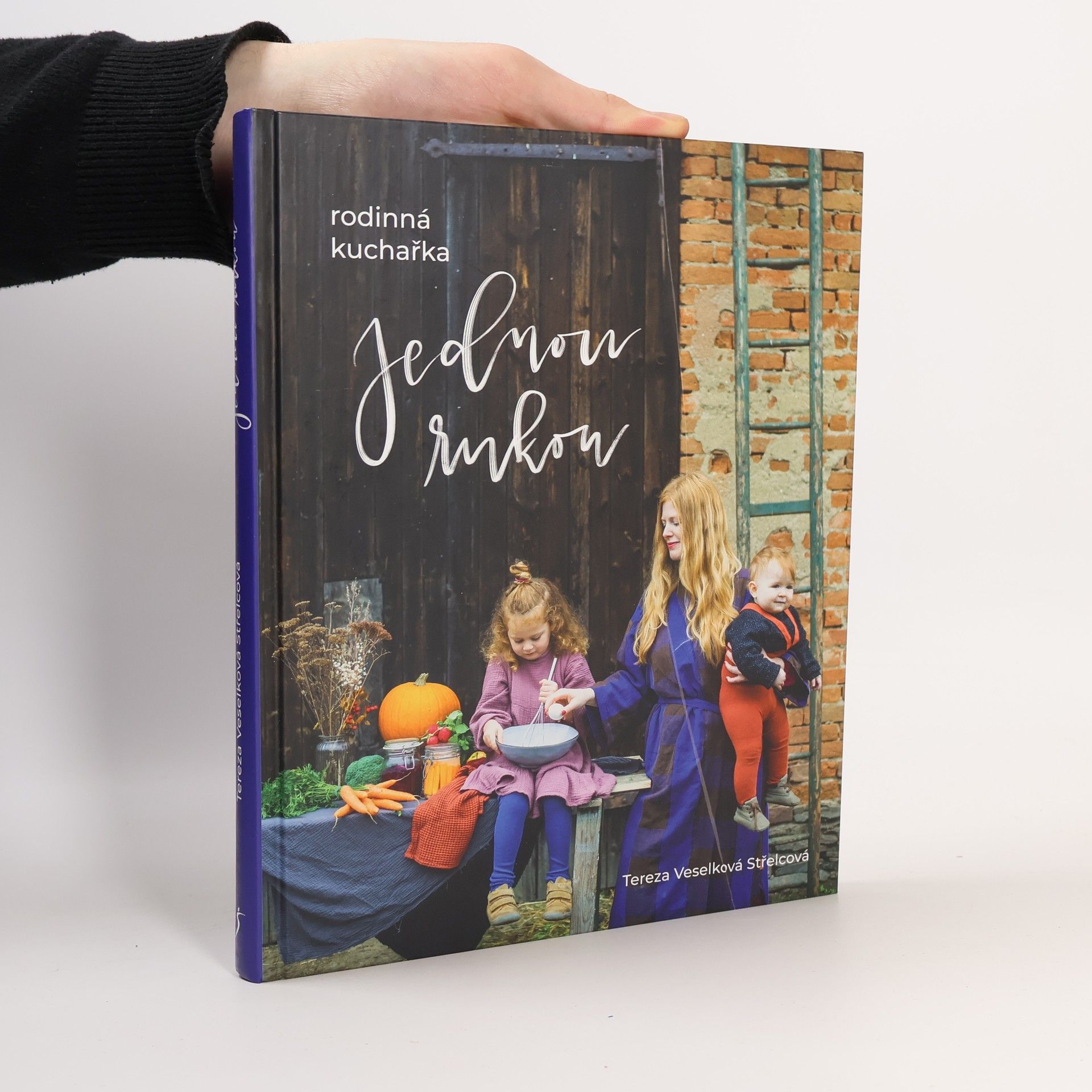 Tereza Veselková Střelcová Jednou rukou