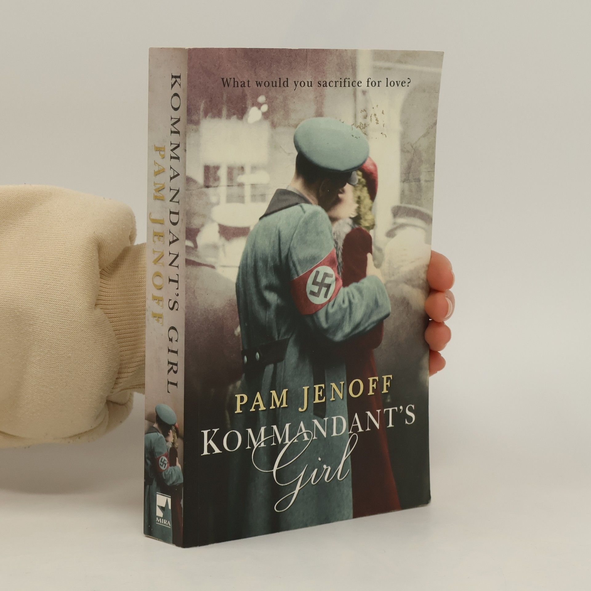 Pam Jenoff Kommandant's girl