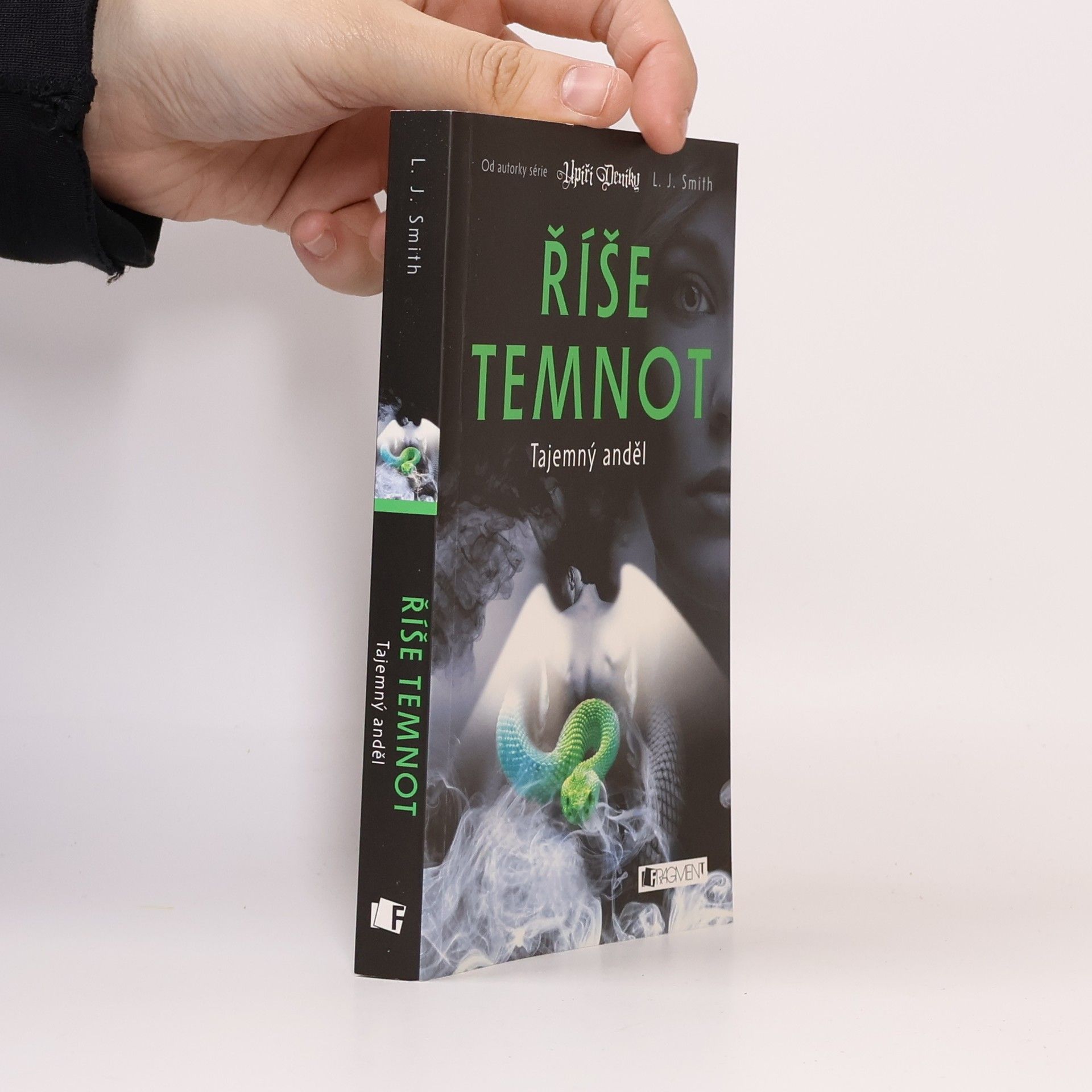 Lisa J. Smith Říše temnot – Tajemný anděl