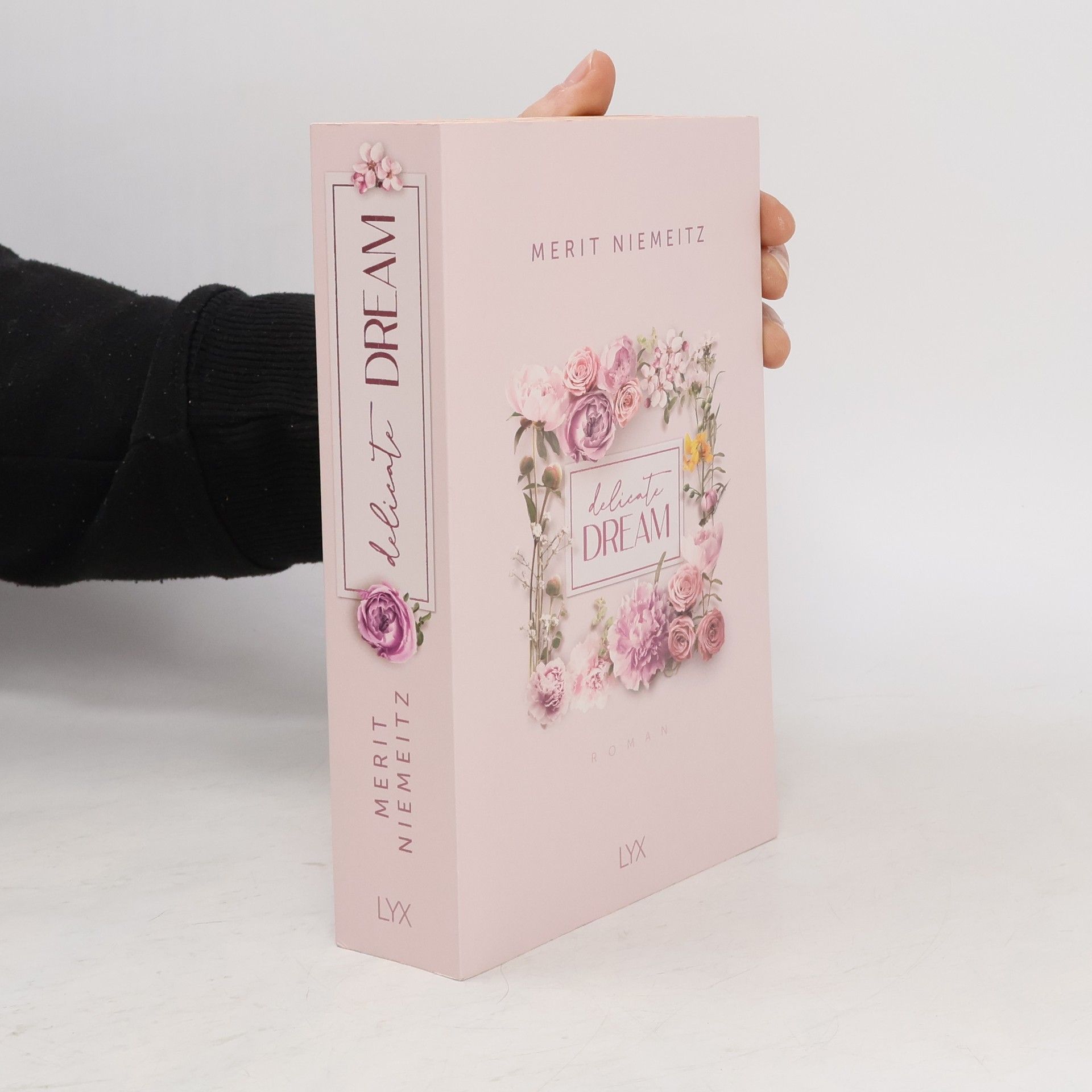 Merit Niemeitz Delicate Dream
