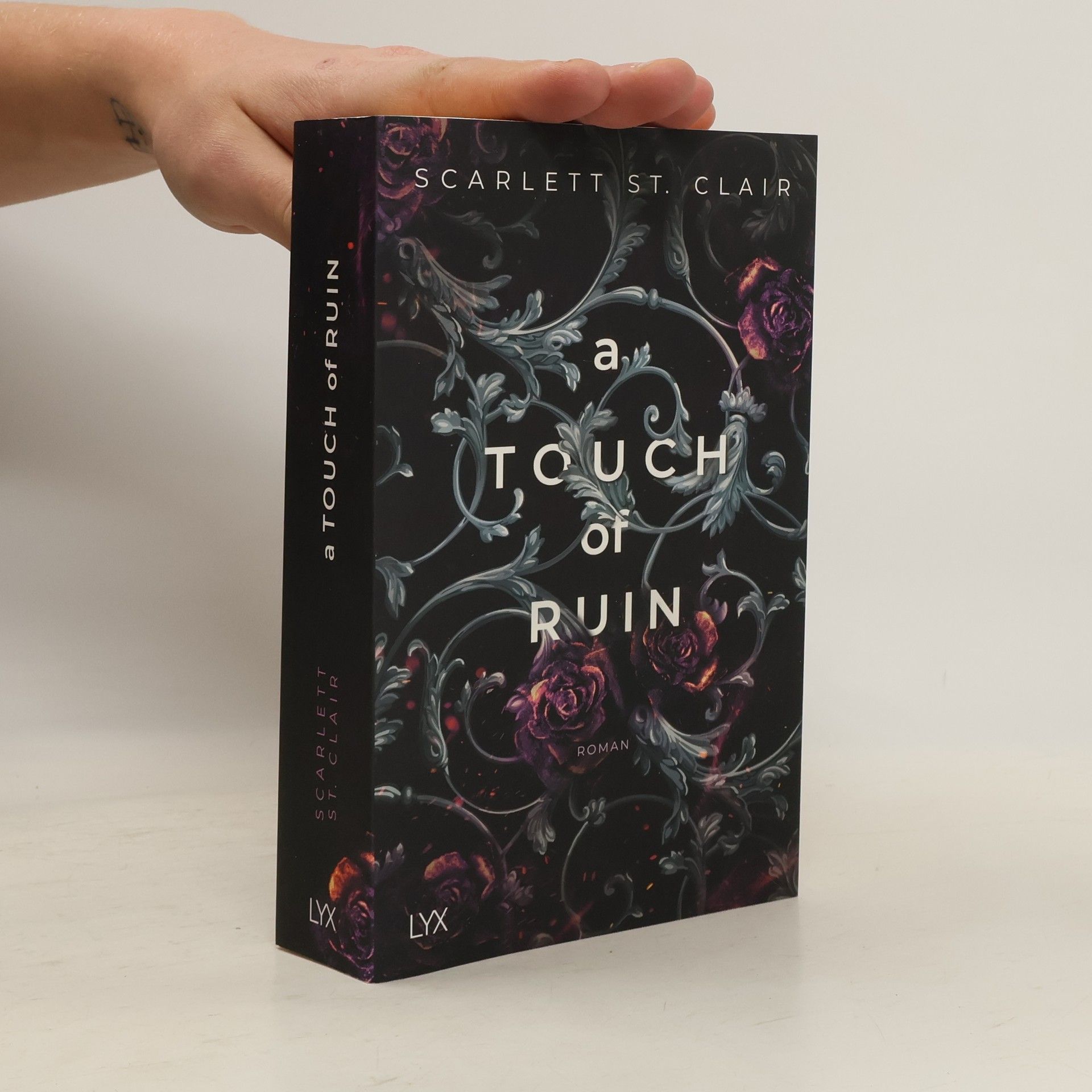 Scarlett St. Clair A Touch of Ruin