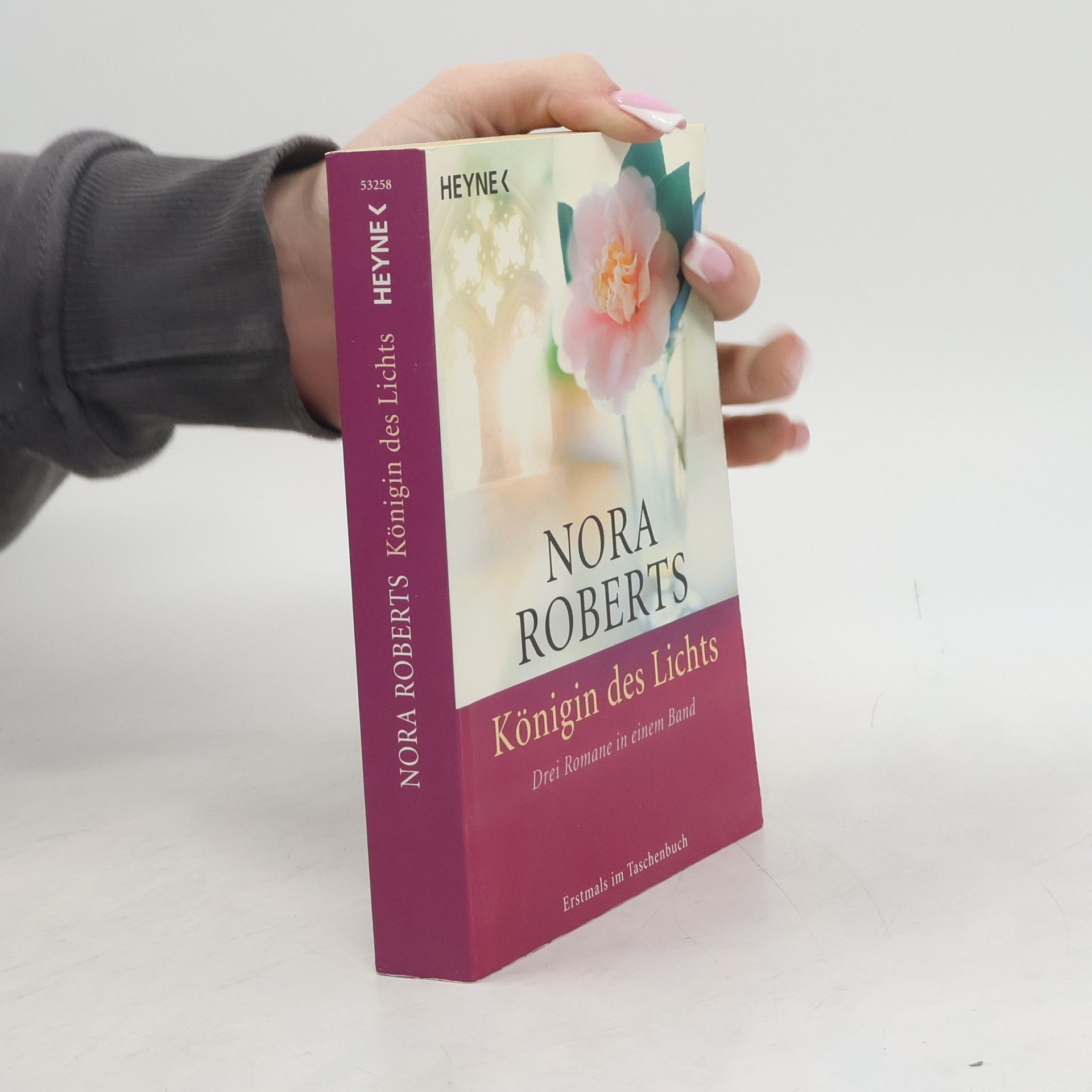 Nora Roberts Königin des Lichts : drei Romane in einem Band