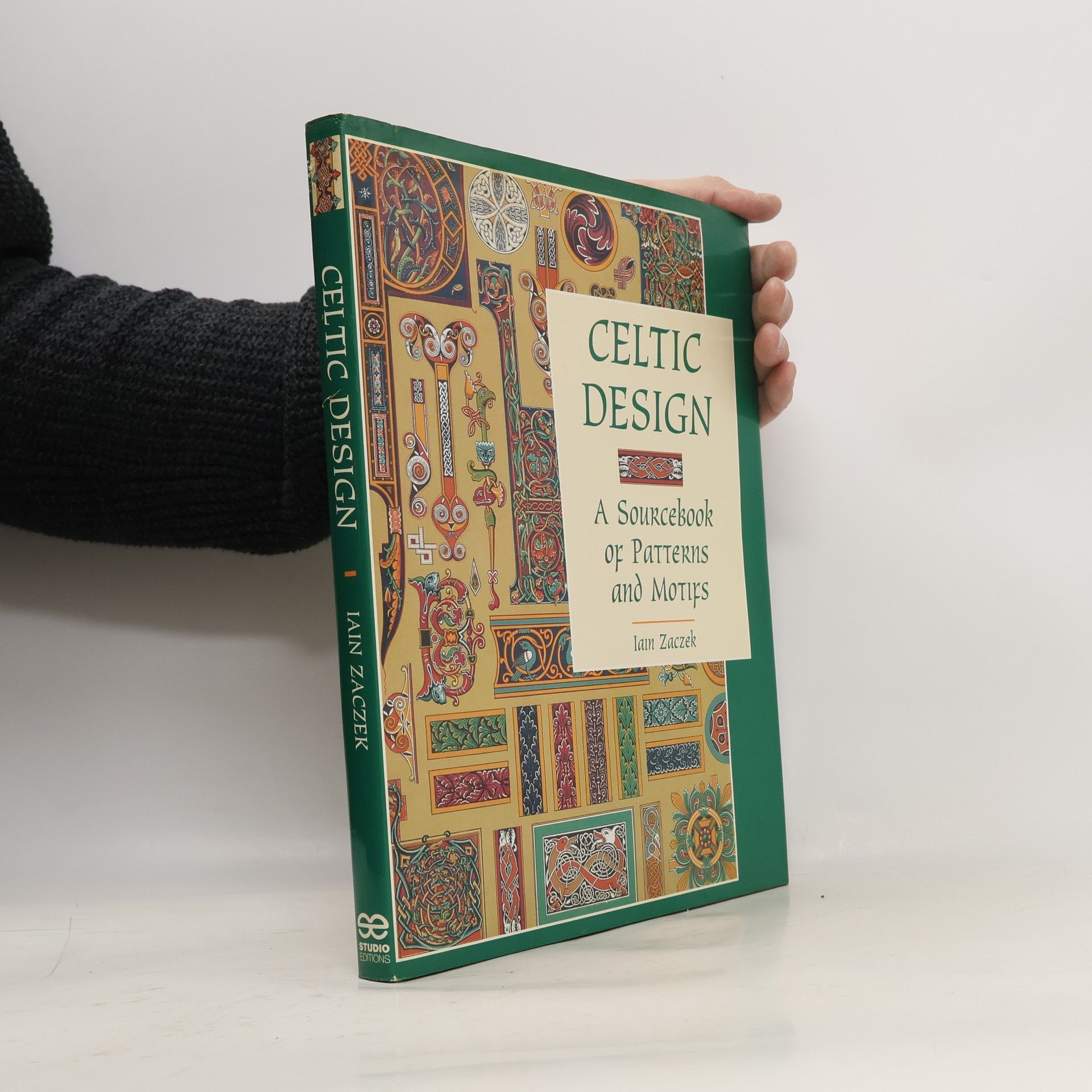 Iain Zaczek Celtic design