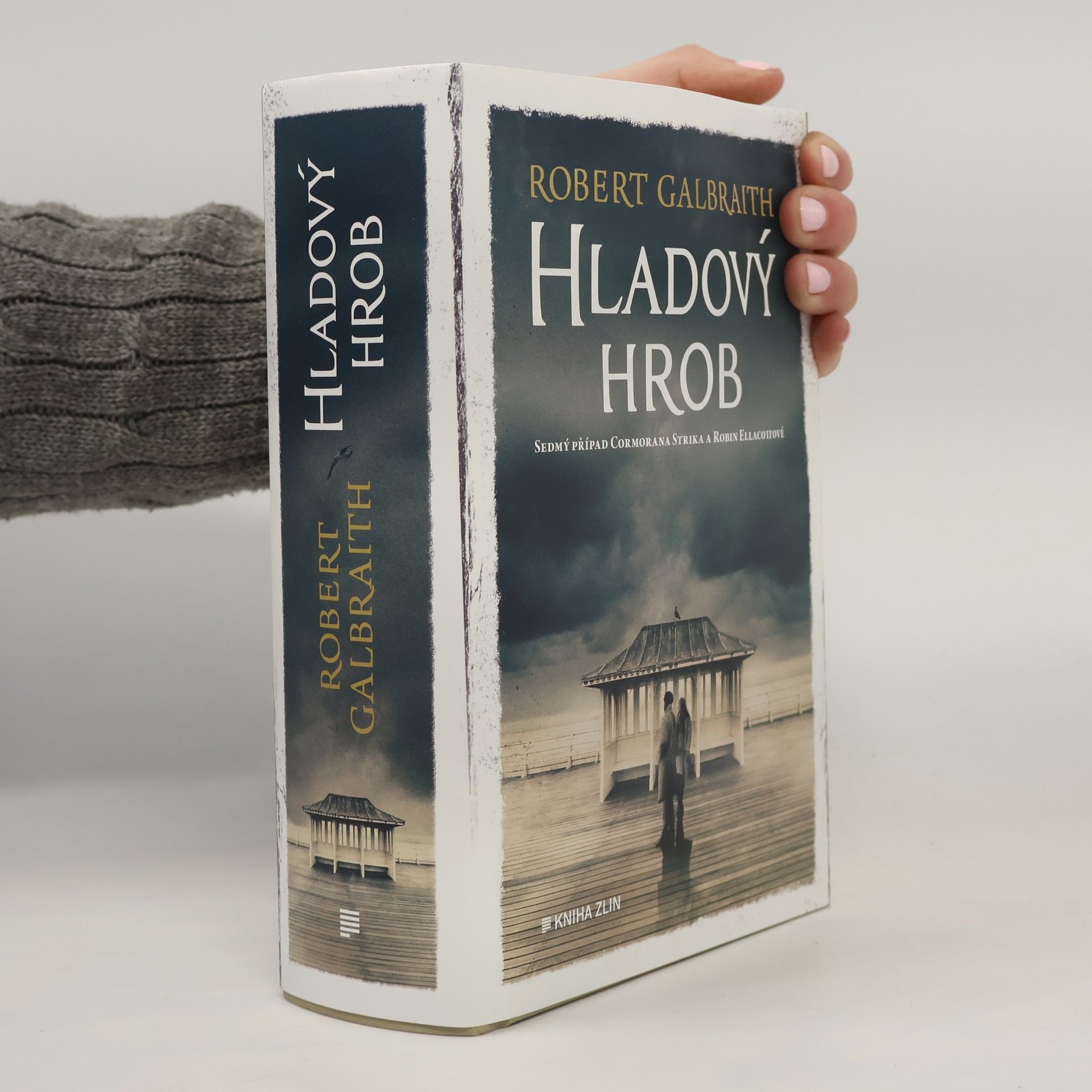 Robert Galbraith Hladový hrob