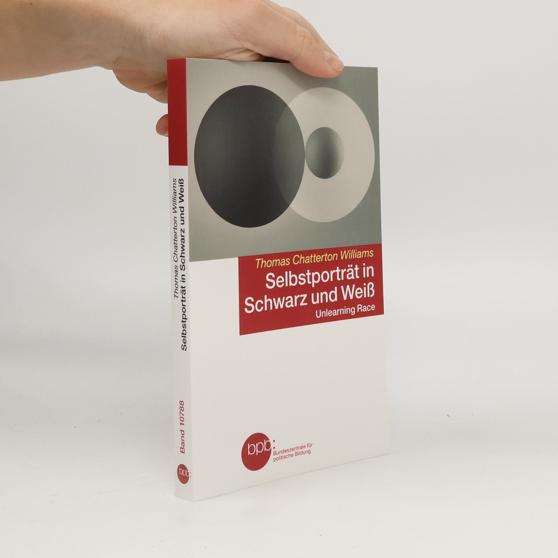 Thomas Chatterton Williams Selbstporträt in Schwarz und Weiß