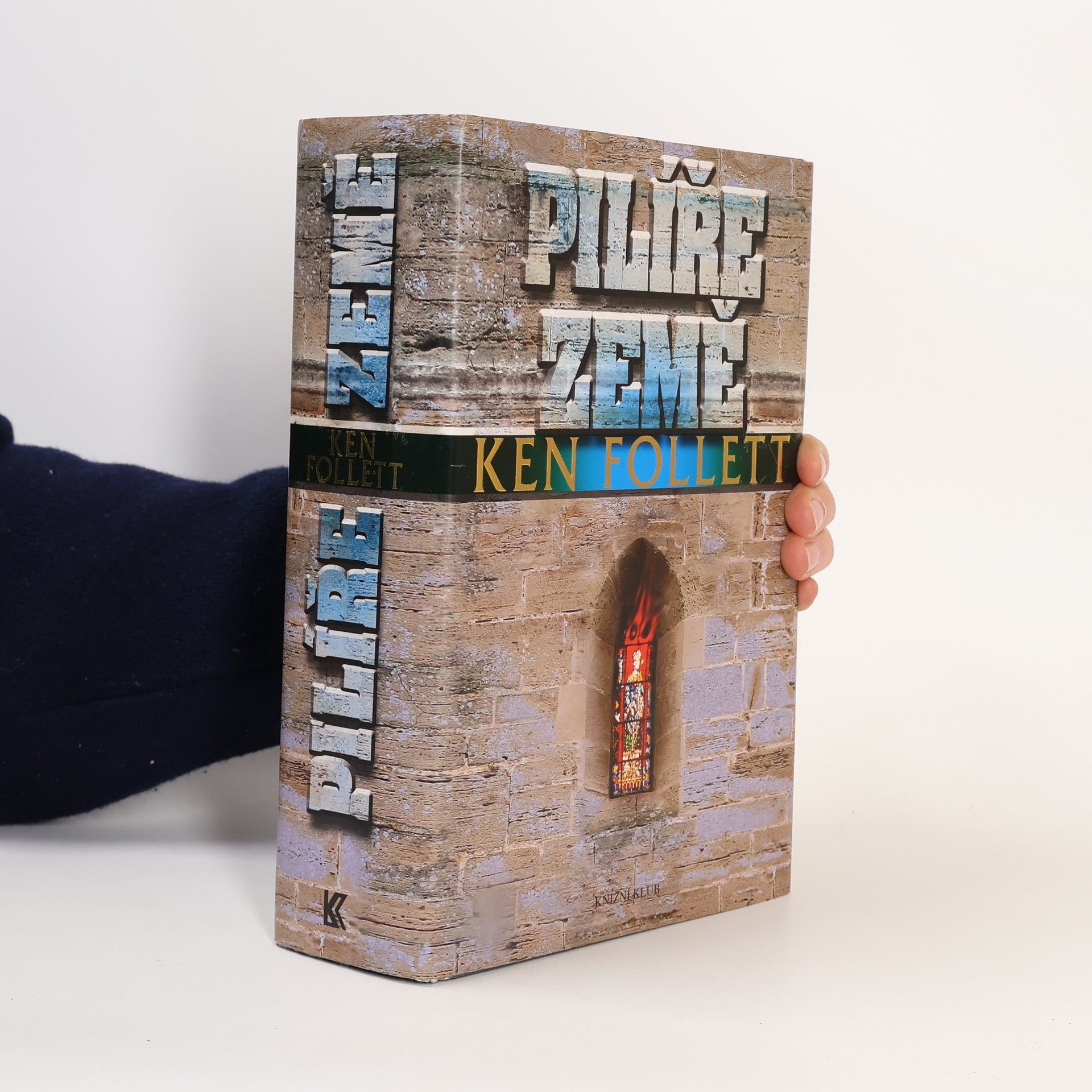 Ken Follett Pilíře země