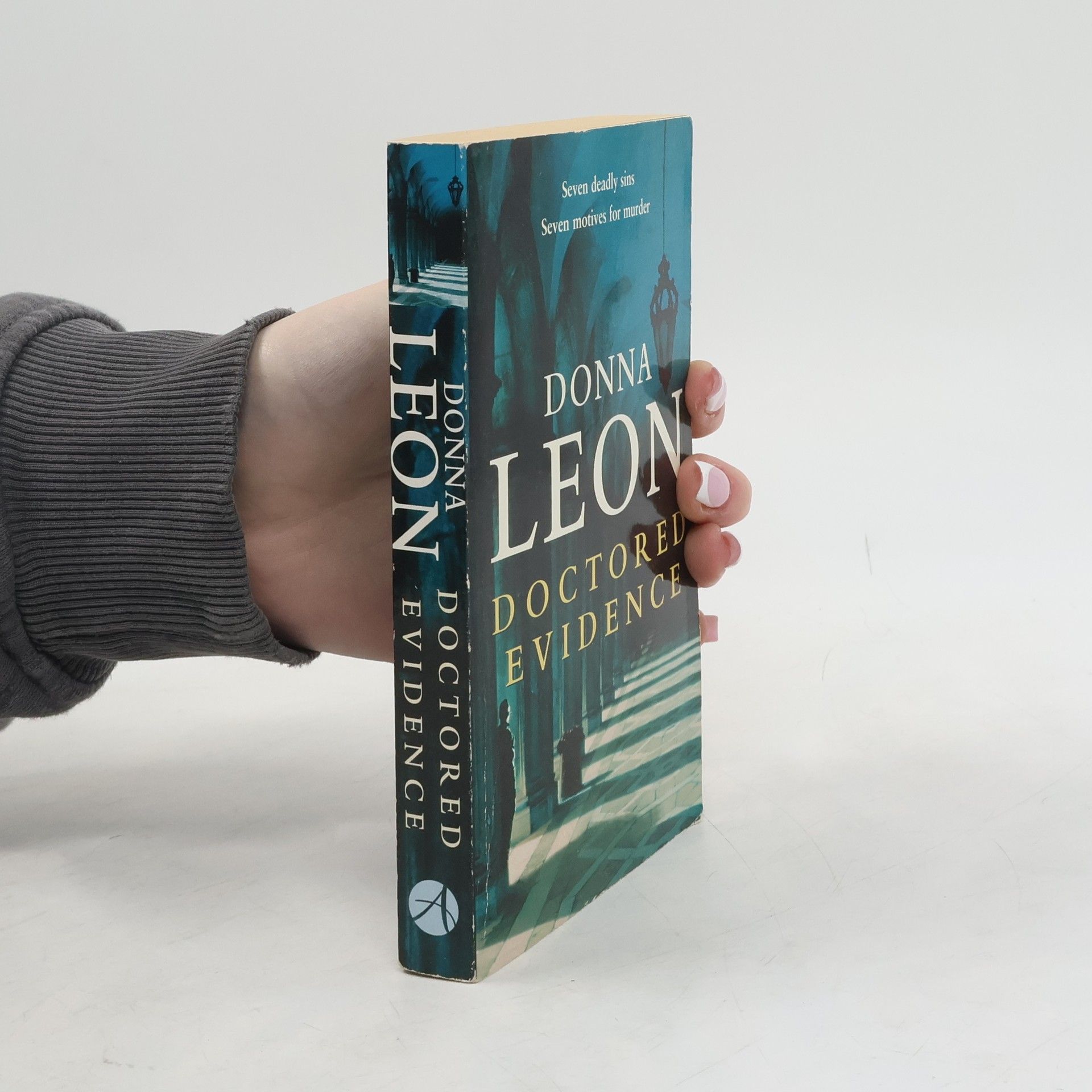 Donna Leon Doctored evidence