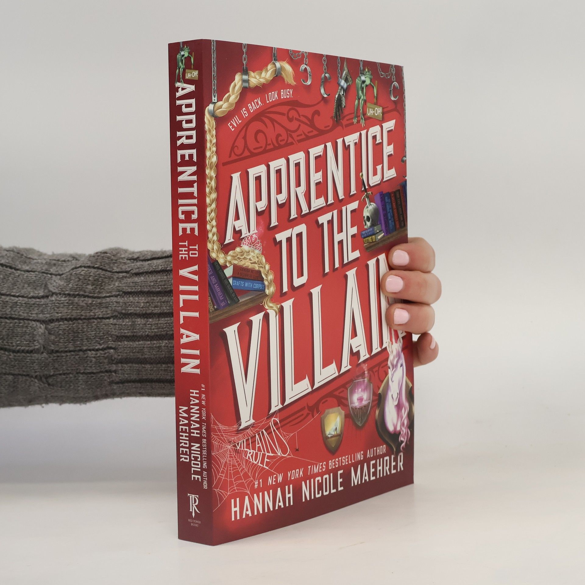 Hannah Nicole Maehrer Apprentice to the Villain