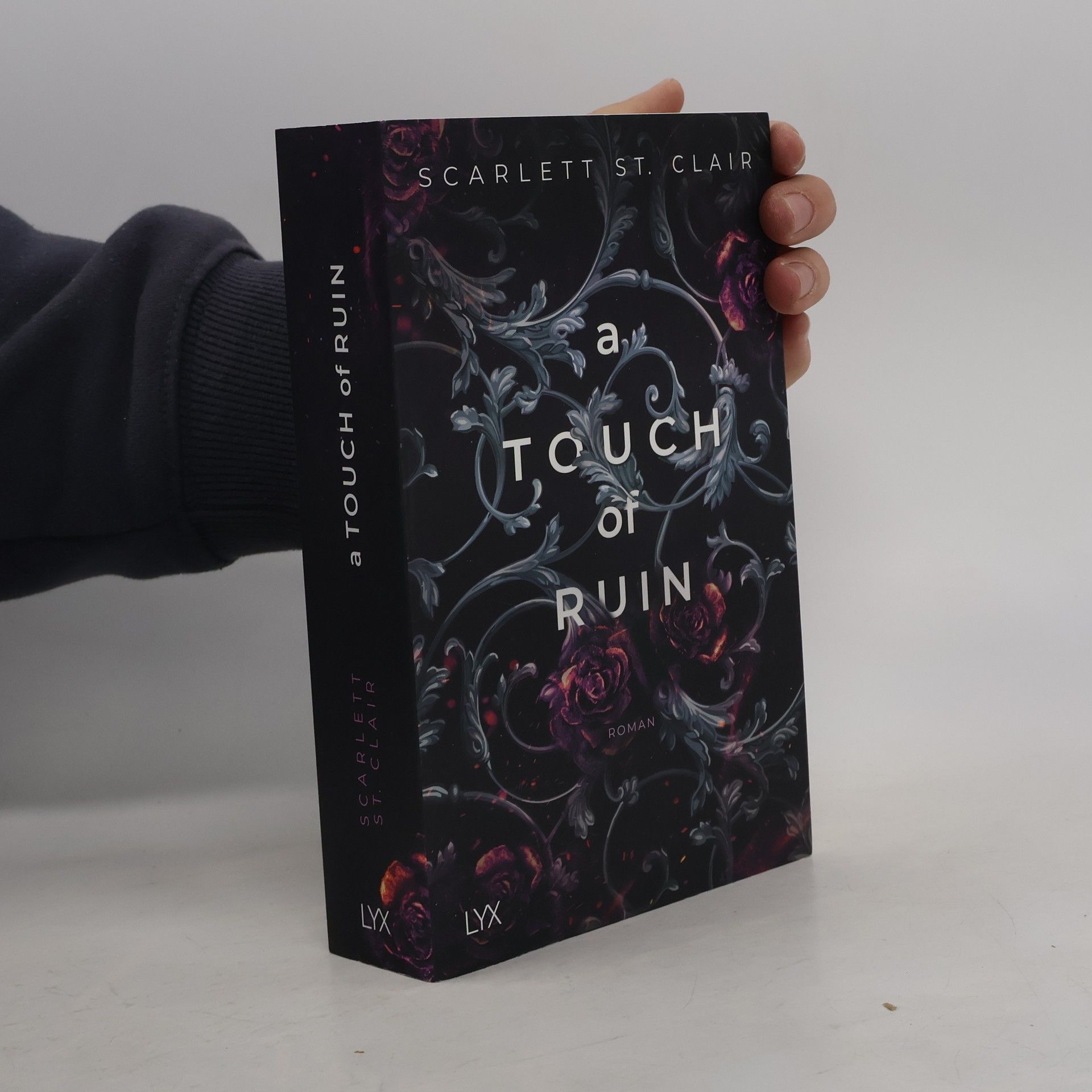 Scarlett St. Clair A Touch of Ruin