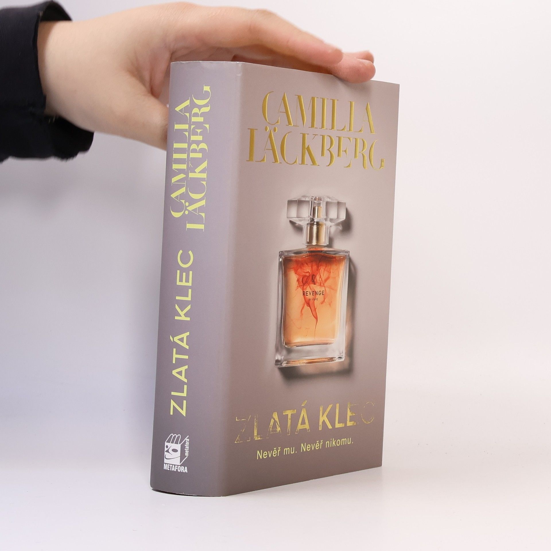 Camilla Läckberg Zlatá klec