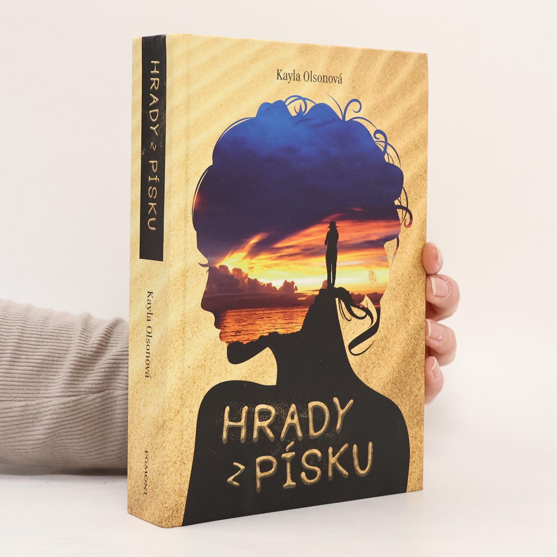 Kayla Olson Hrady z písku