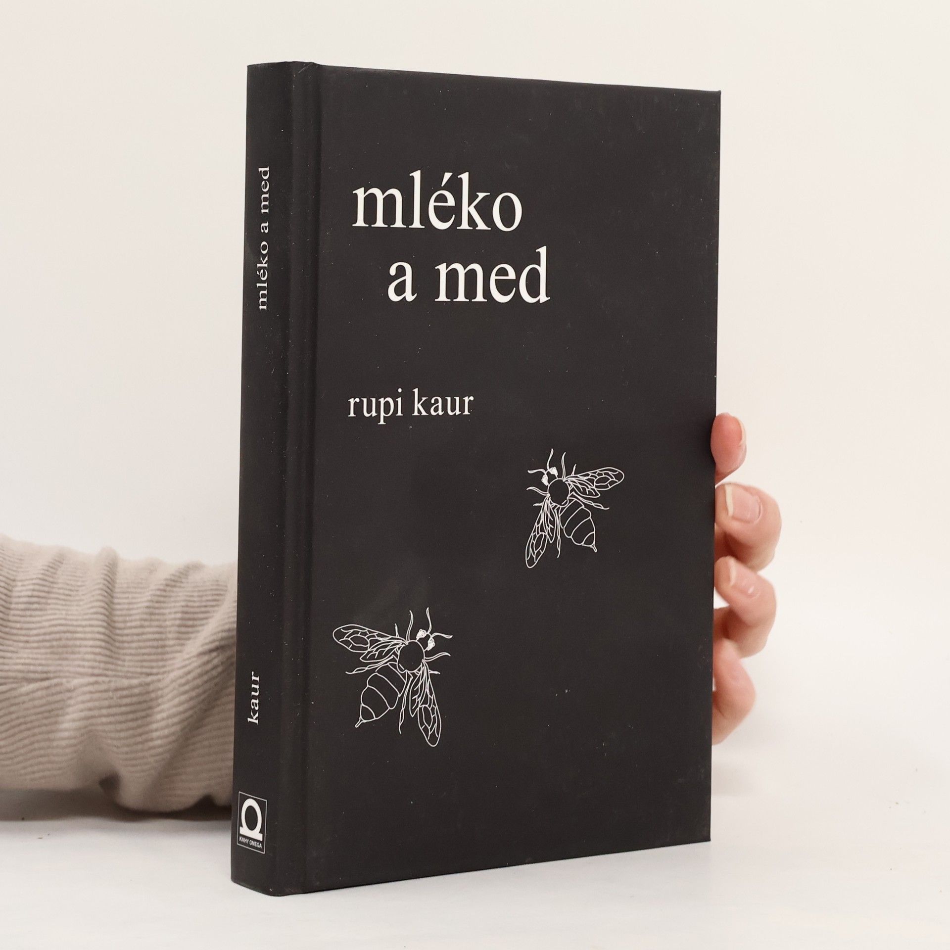 Rupi Kaur Mléko a med