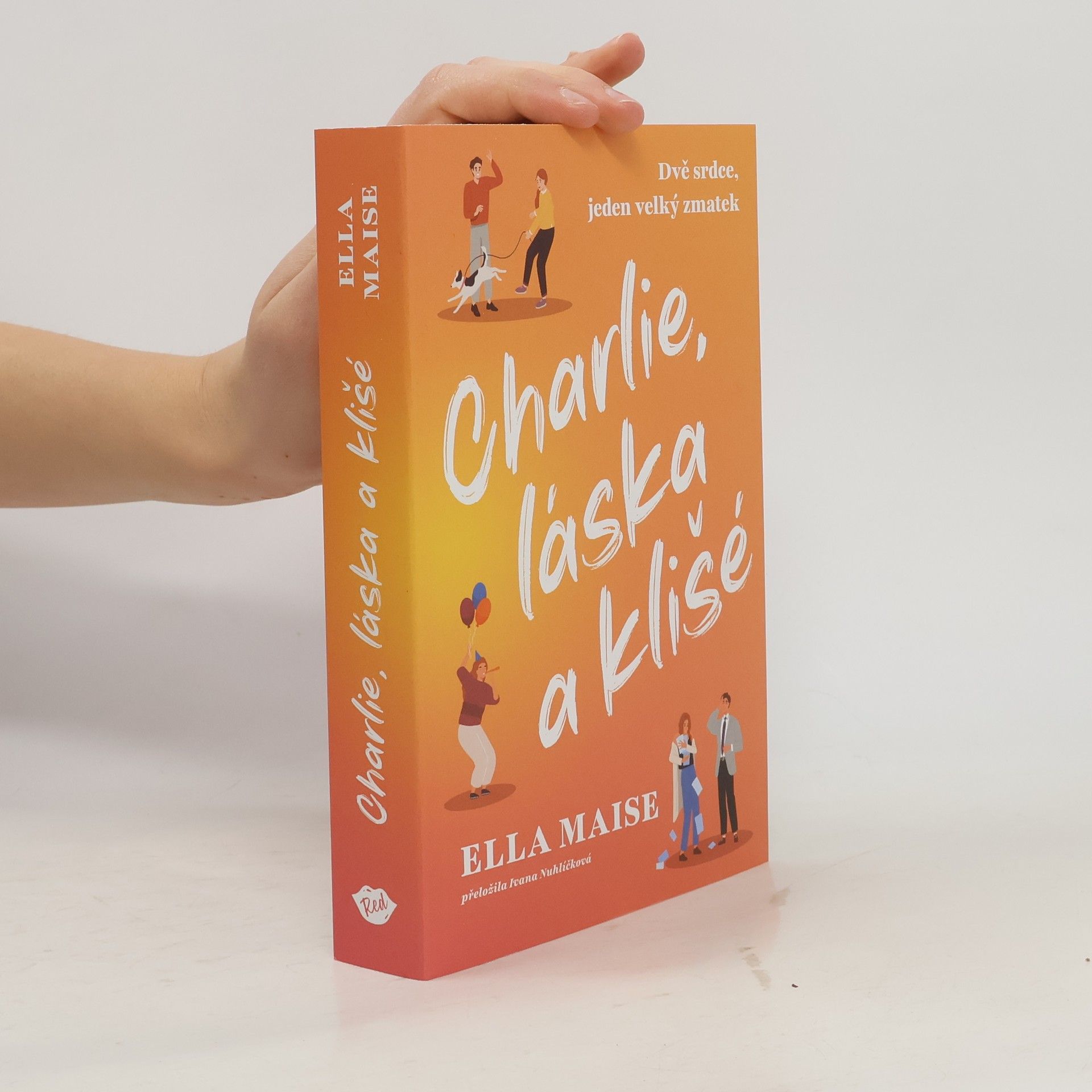 Ella Maise Charlie, láska a klišé