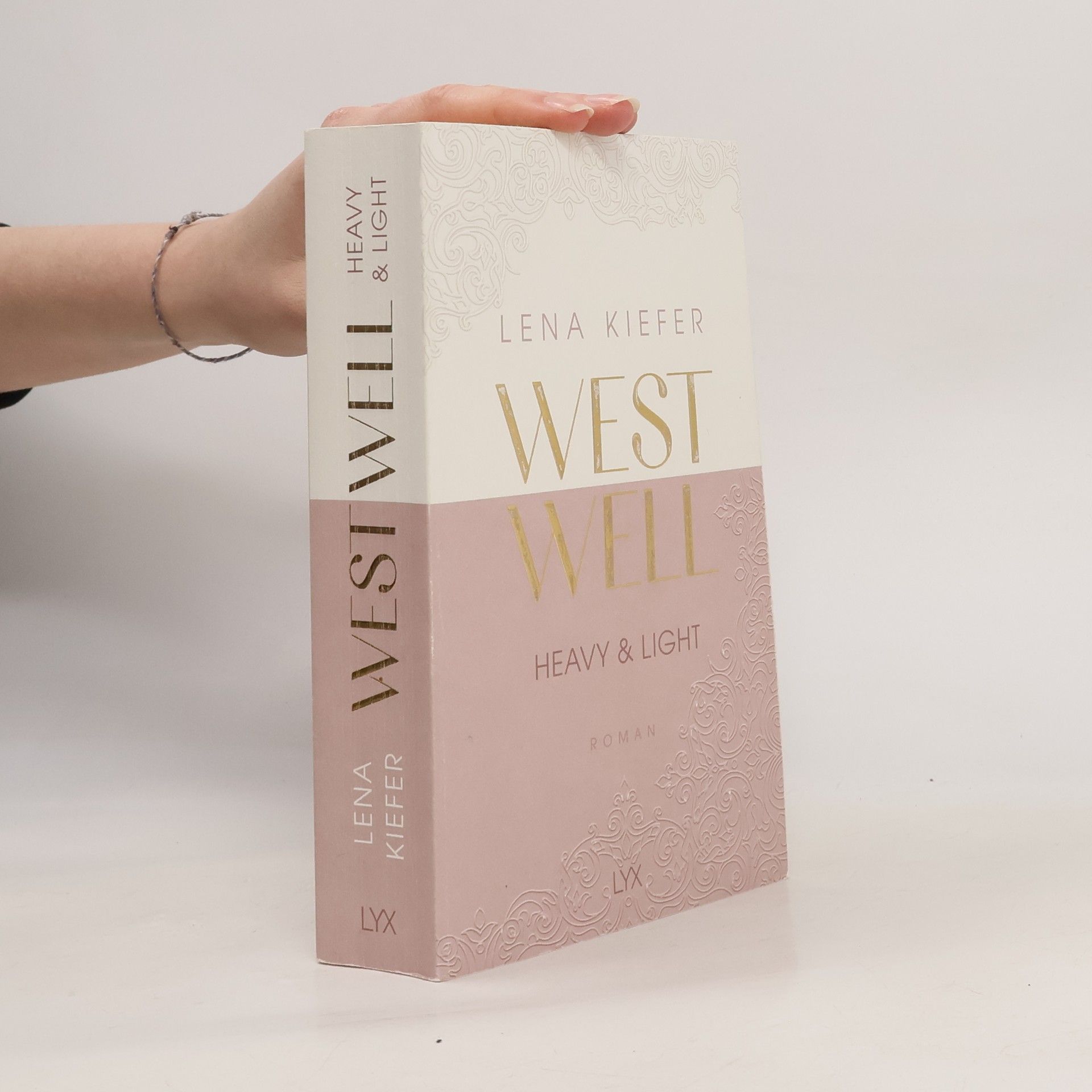 Lena Kiefer Westwell. Heavy & Light