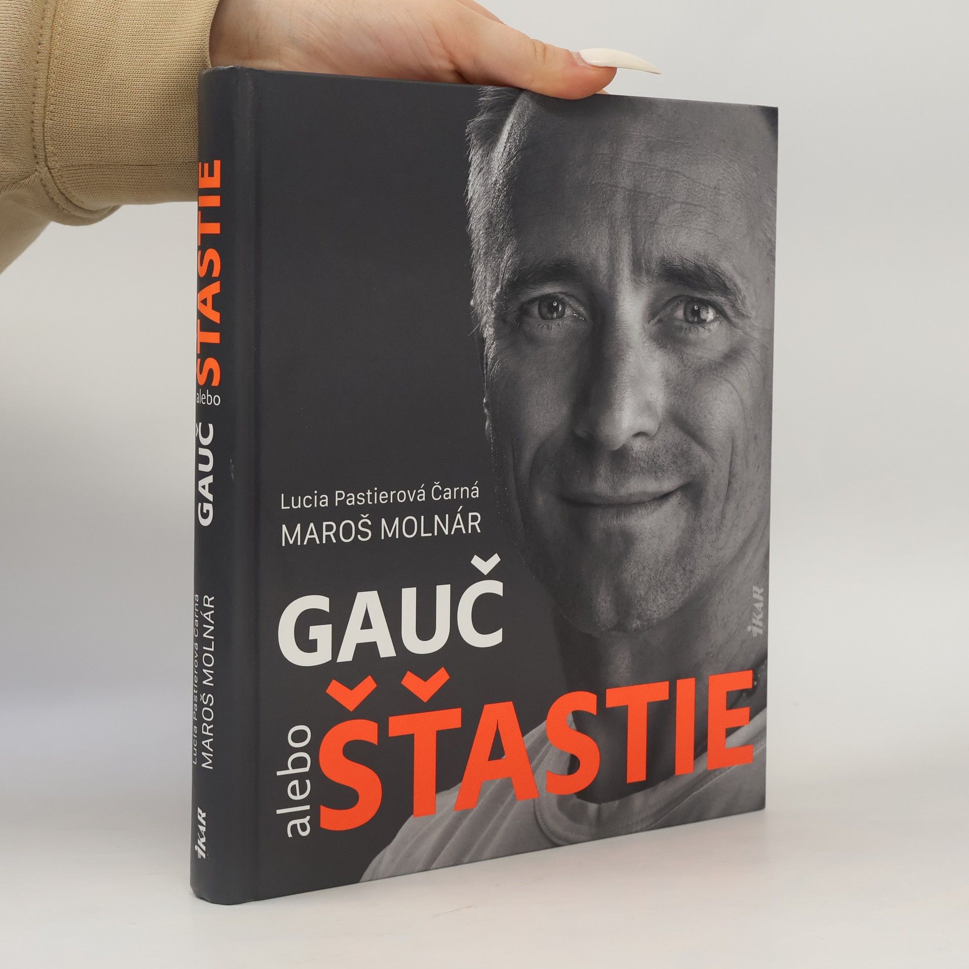 Lucia Pastierová Čarná Gauč alebo šťastie