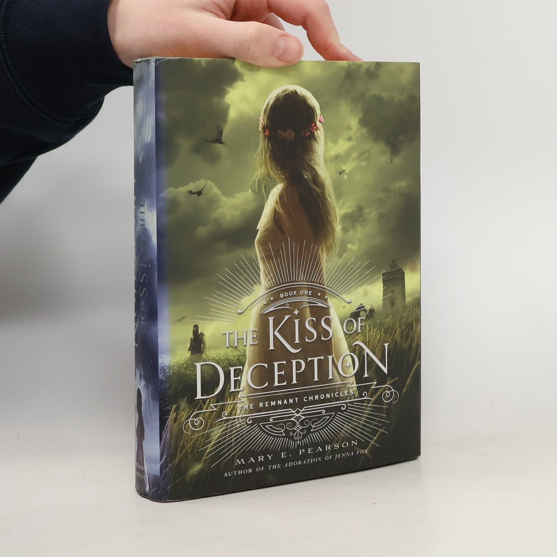 Mary E. Pearson The Kiss of Deception