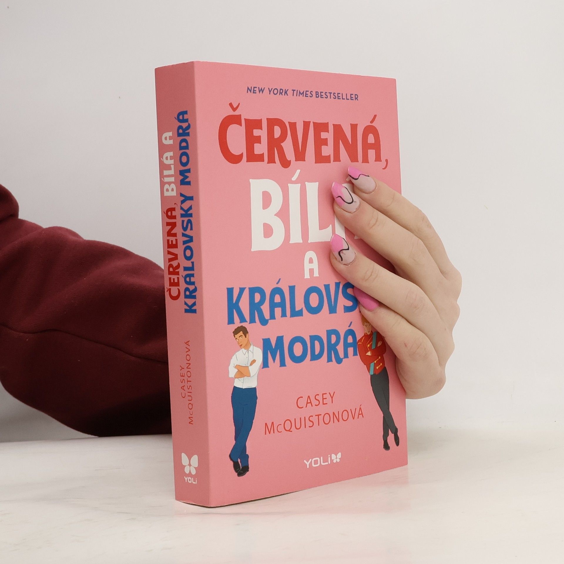 Casey McQuiston Červená, bílá a královsky modrá