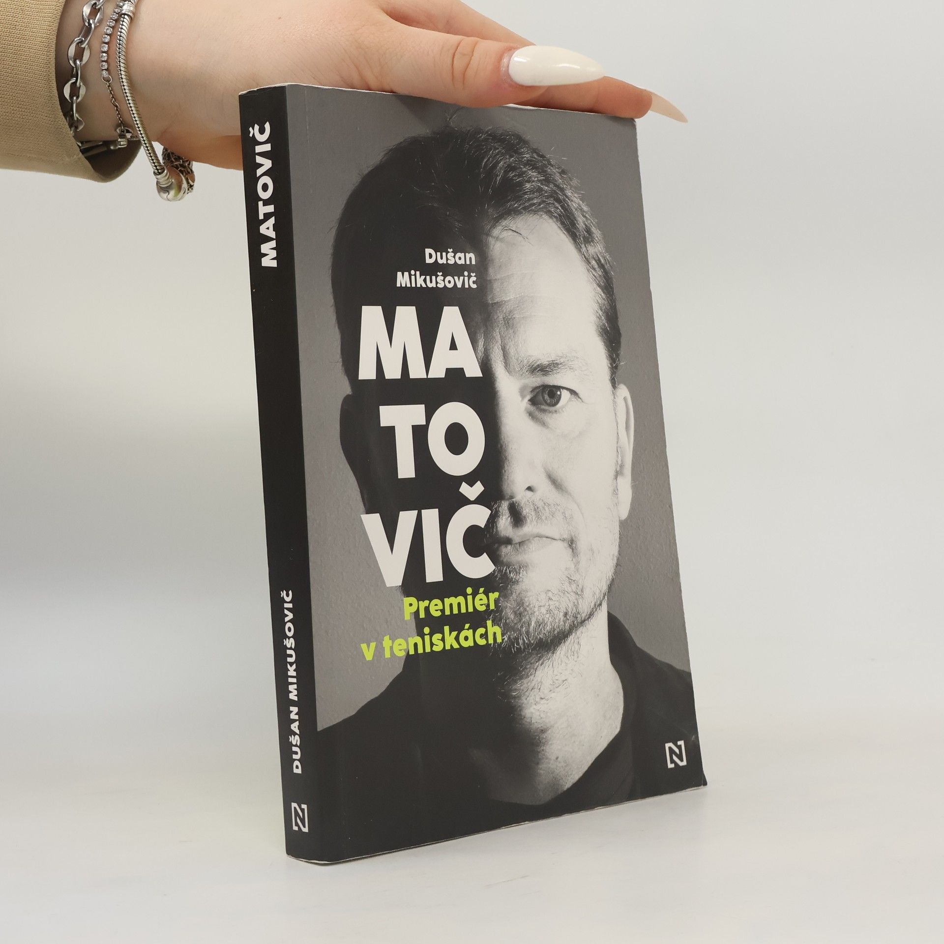 Dušan Mikušovič Matovič. Premiér v teniskách