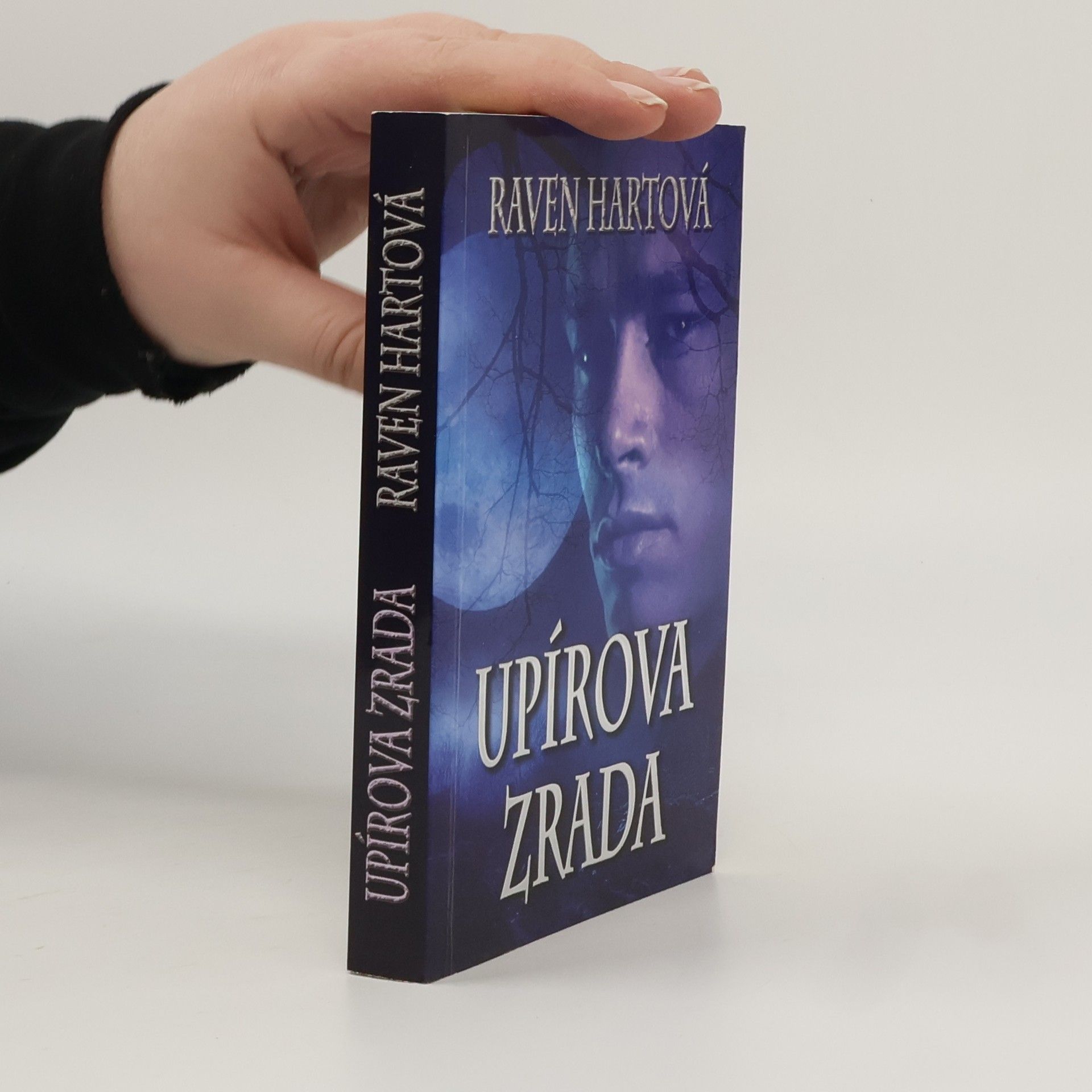 Raven Hart Upírova zrada