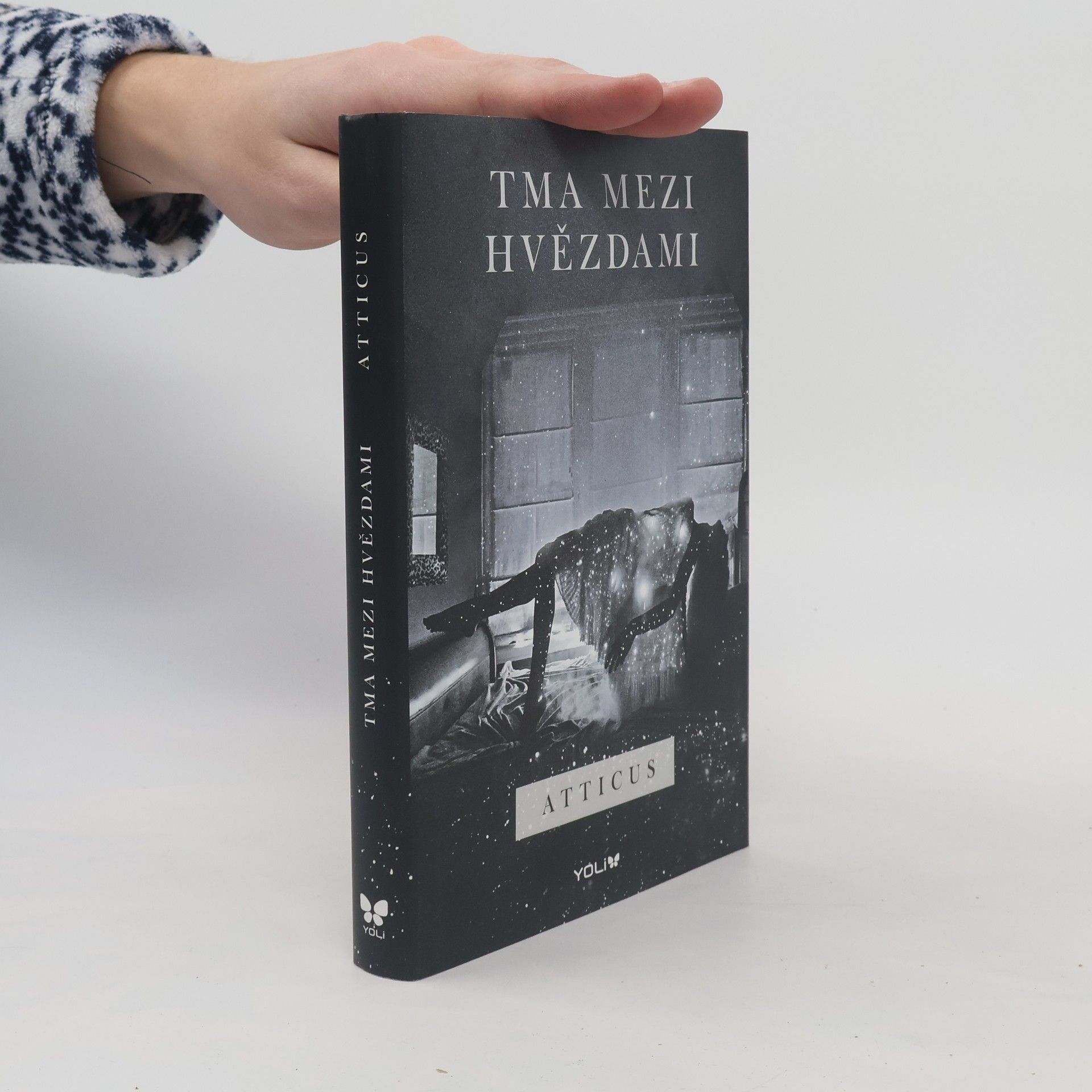 Atticus Tma mezi hvězdami