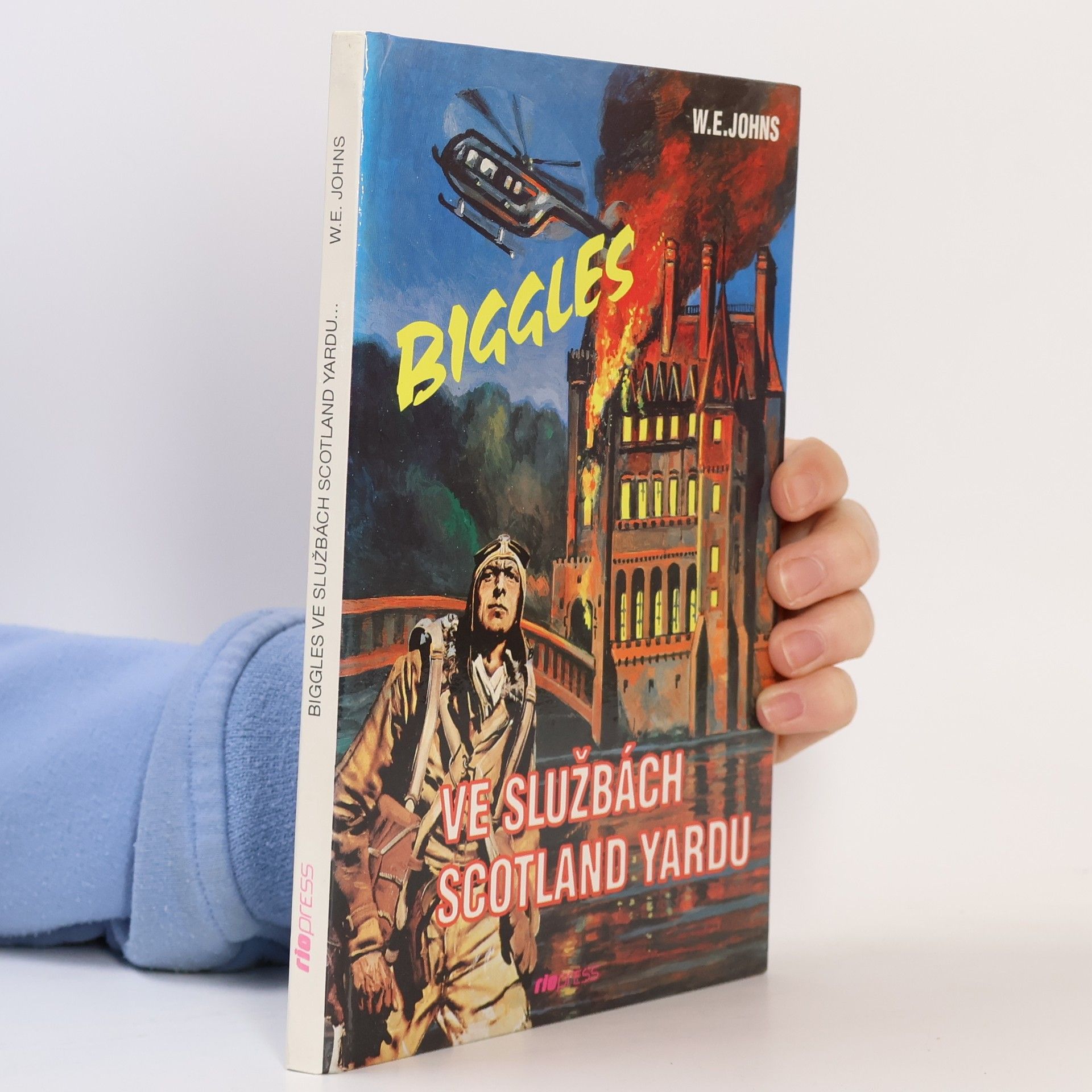 William Earl Johns Ve službách Scotland Yardu