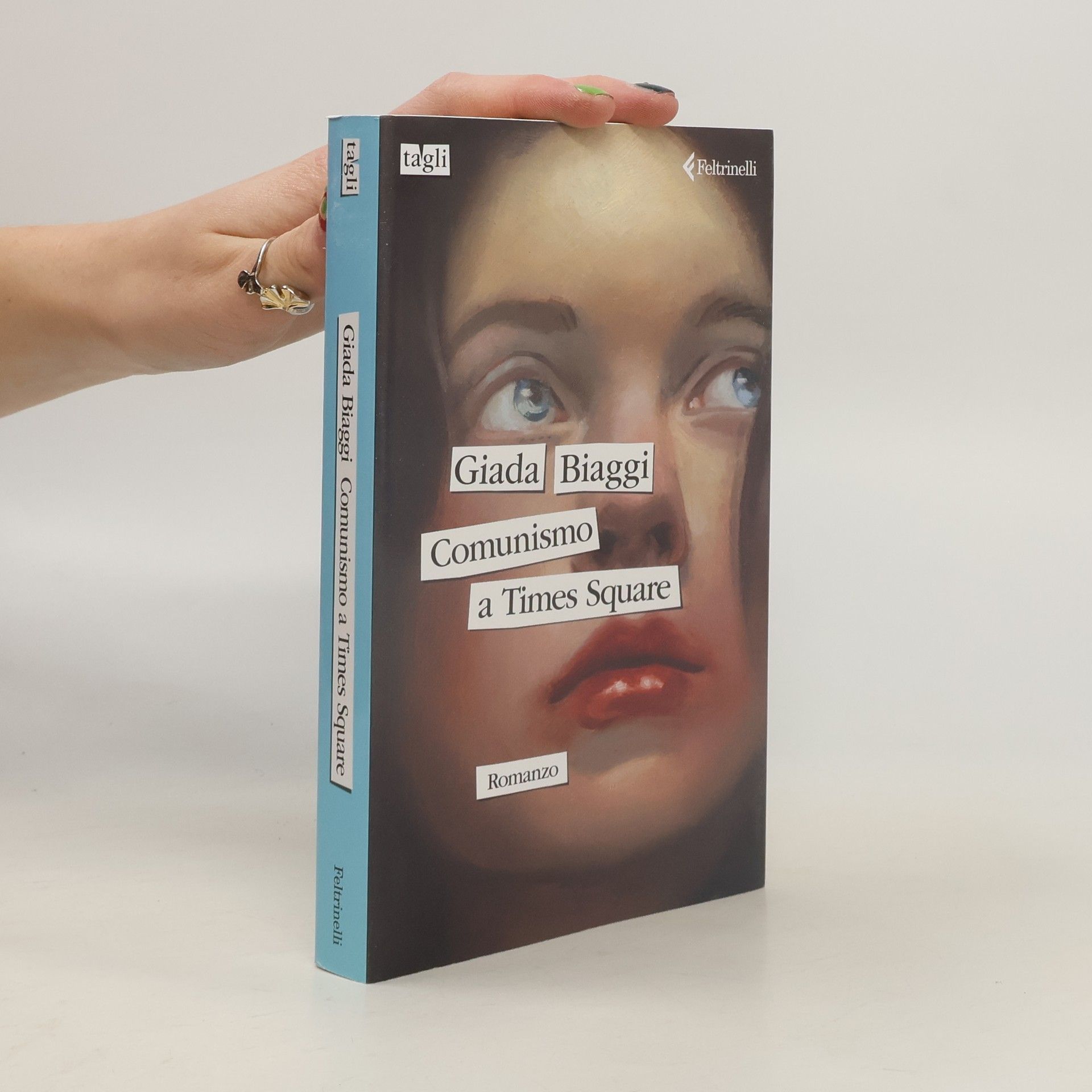 Giada Biaggi Comunismo a Times Square